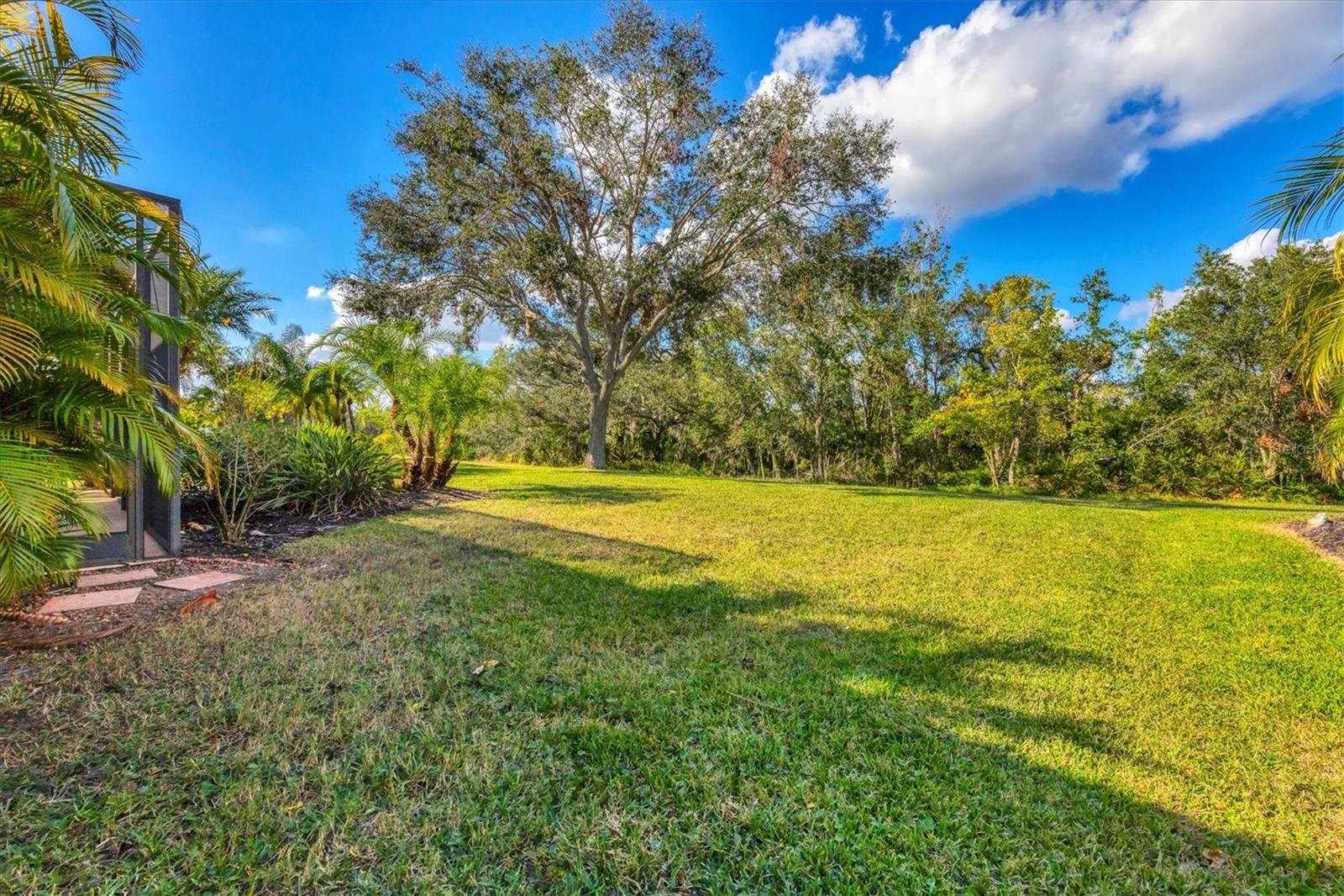 Image 24 of 41 For 6847 Bay Hill Drive