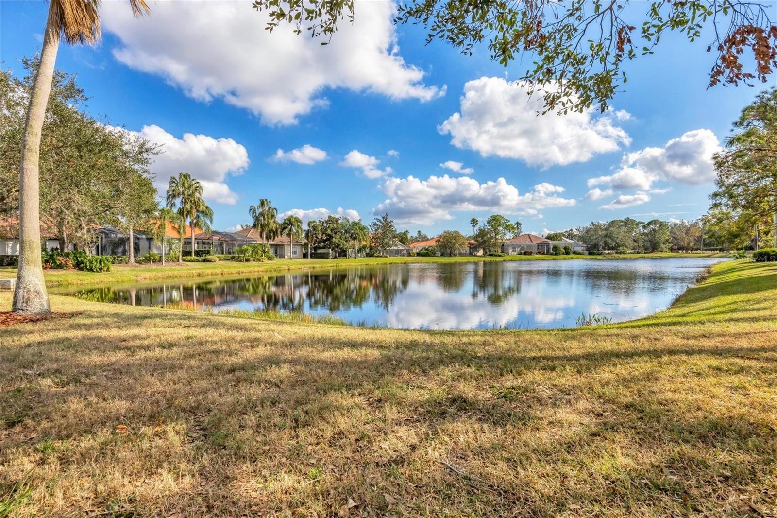 Image 26 of 41 For 6847 Bay Hill Drive