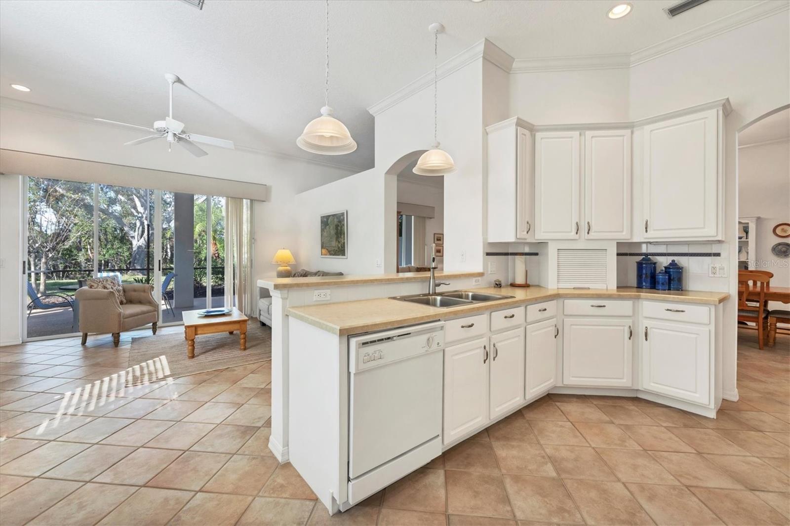 Image 8 of 41 For 6847 Bay Hill Drive