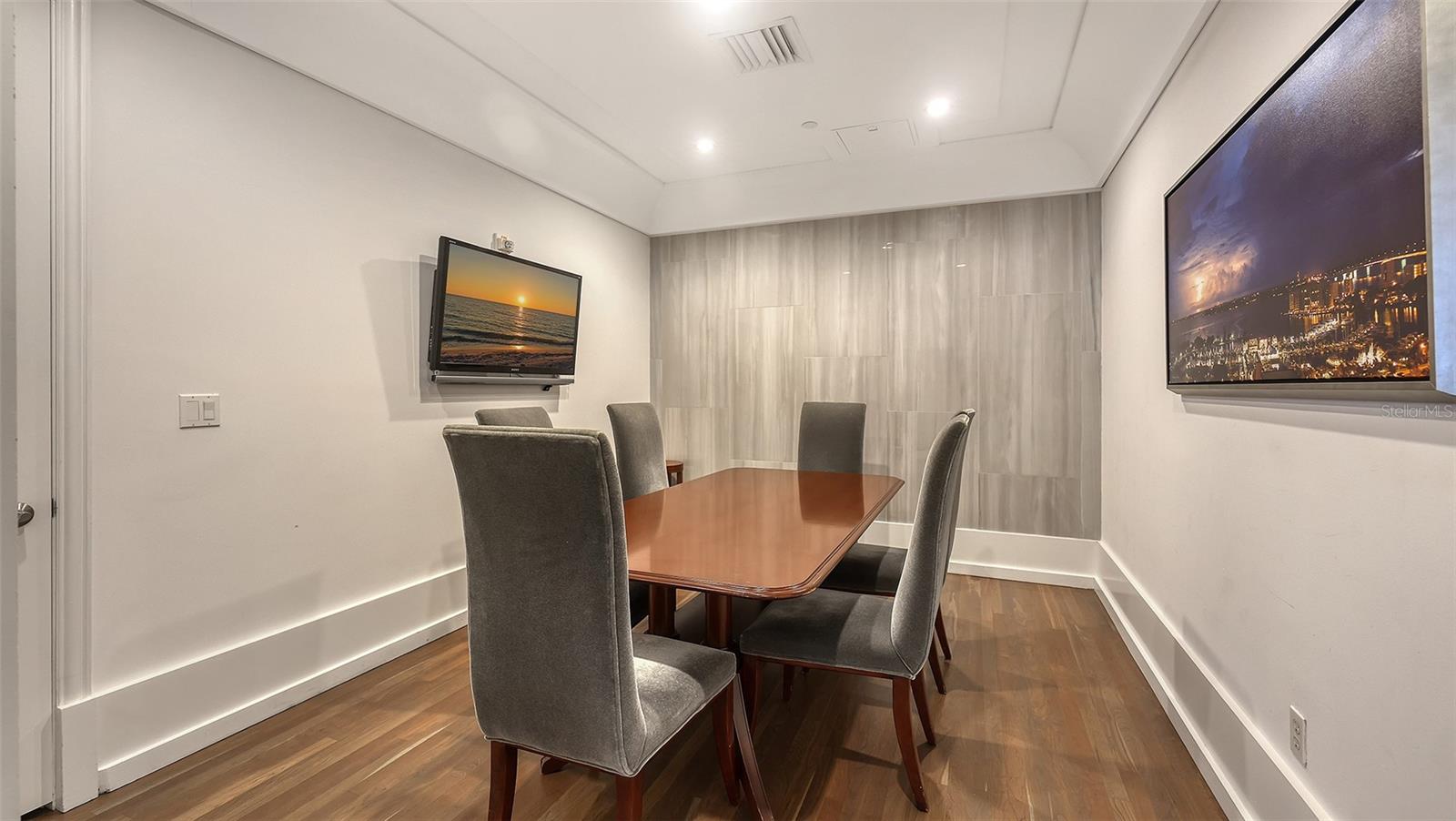 Image 41 of 48 For 1350 Main Street 1007