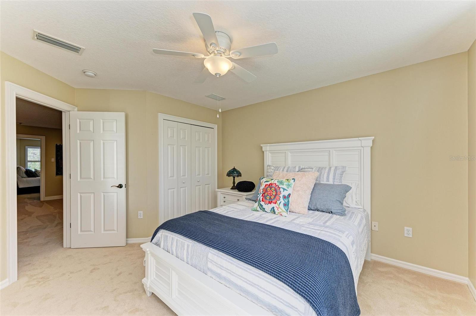 Listing photo id 50 for 14019 18th Place E