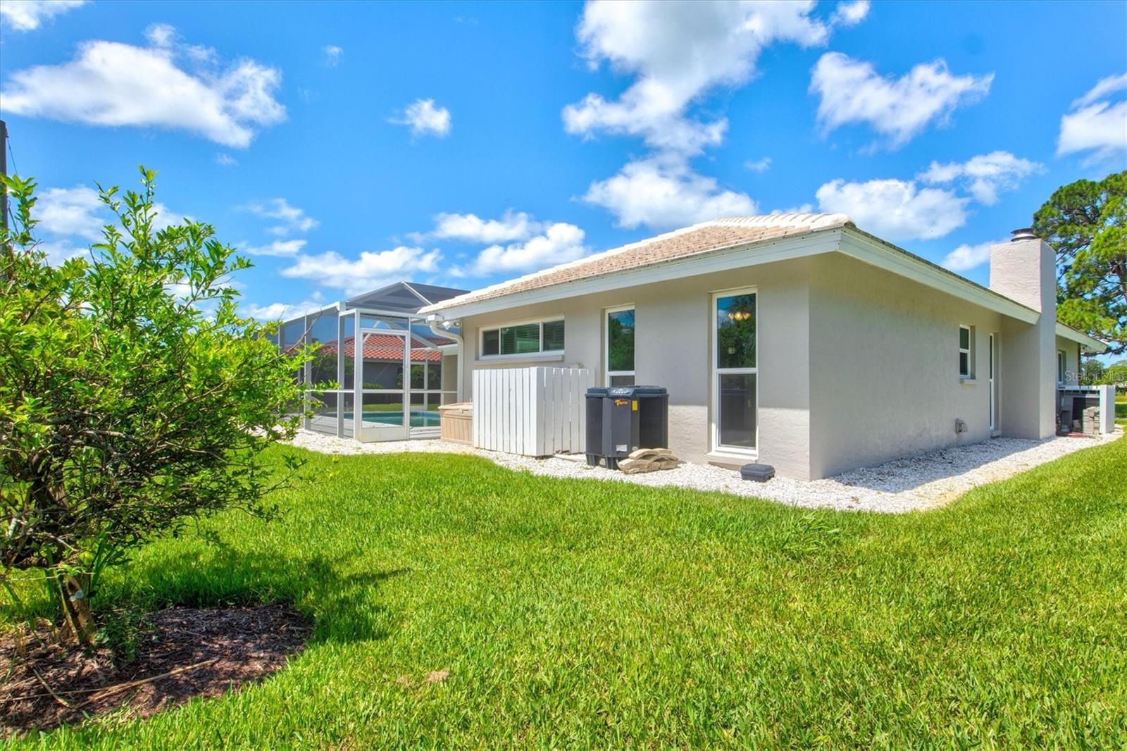 Image 50 of 88 For 482 Rubens Dr E