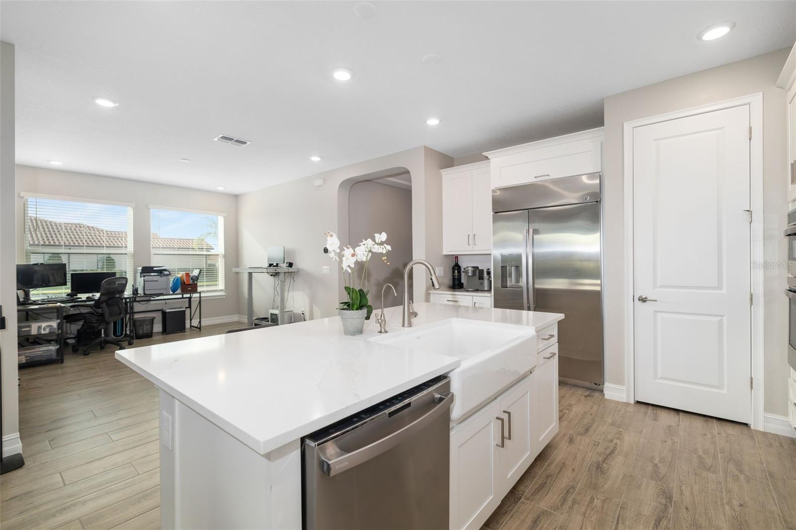 Image 11 of 58 For 1901 6th Street E