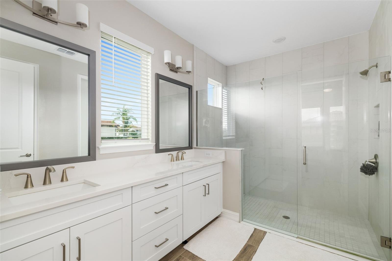 Image 22 of 58 For 1901 6th Street E
