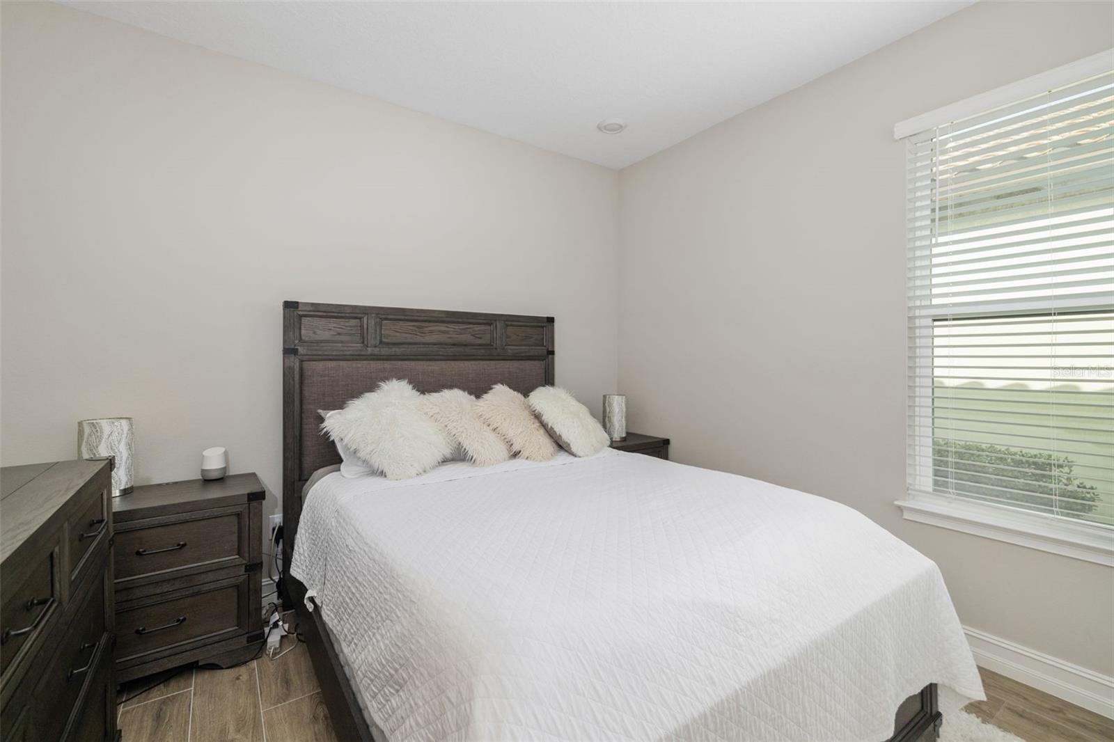 Image 25 of 58 For 1901 6th Street E