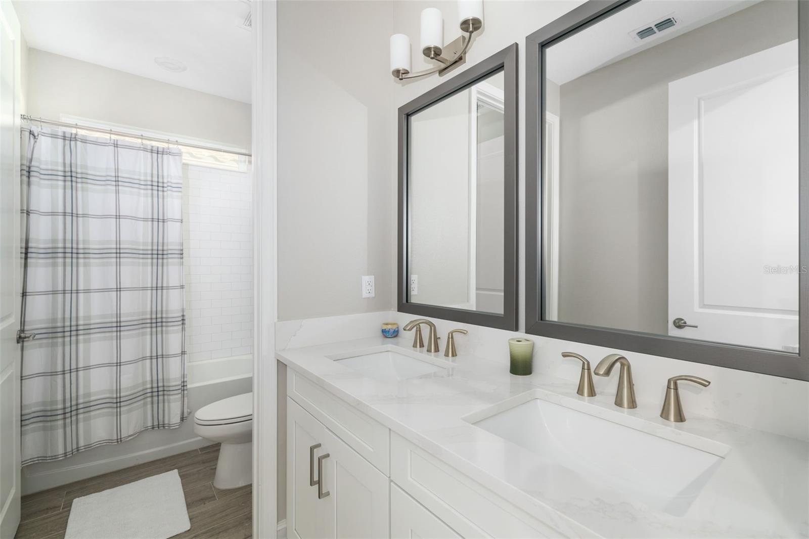Image 27 of 58 For 1901 6th Street E