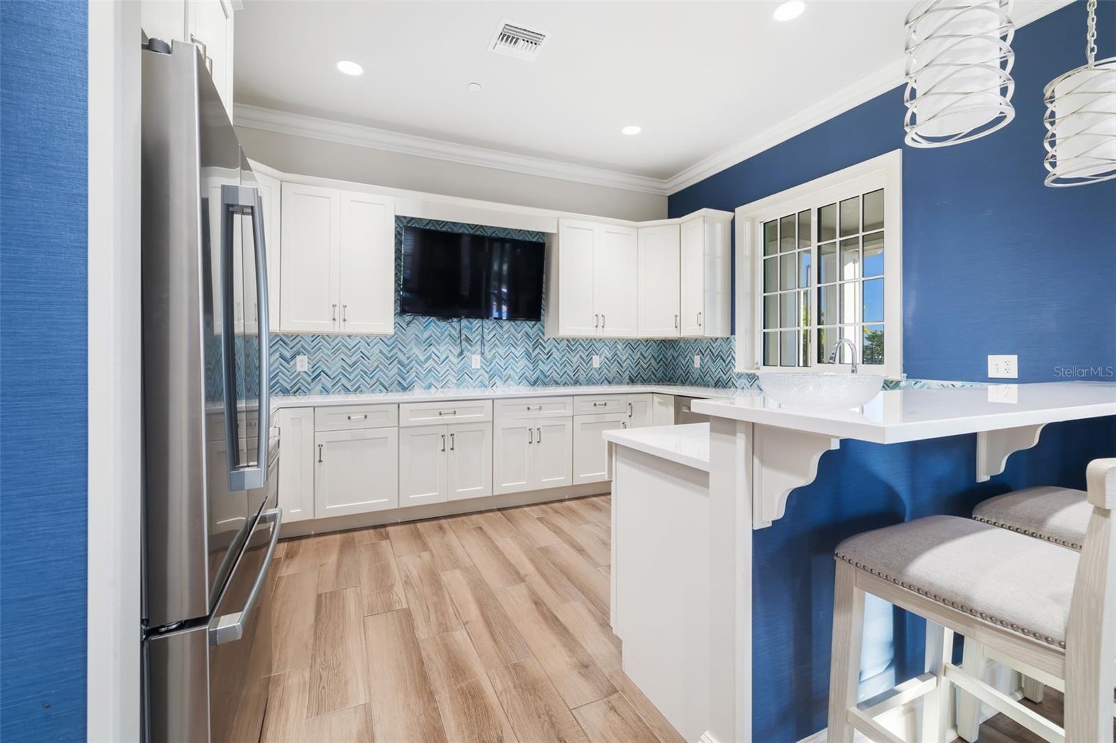 Image 46 of 58 For 1901 6th Street E