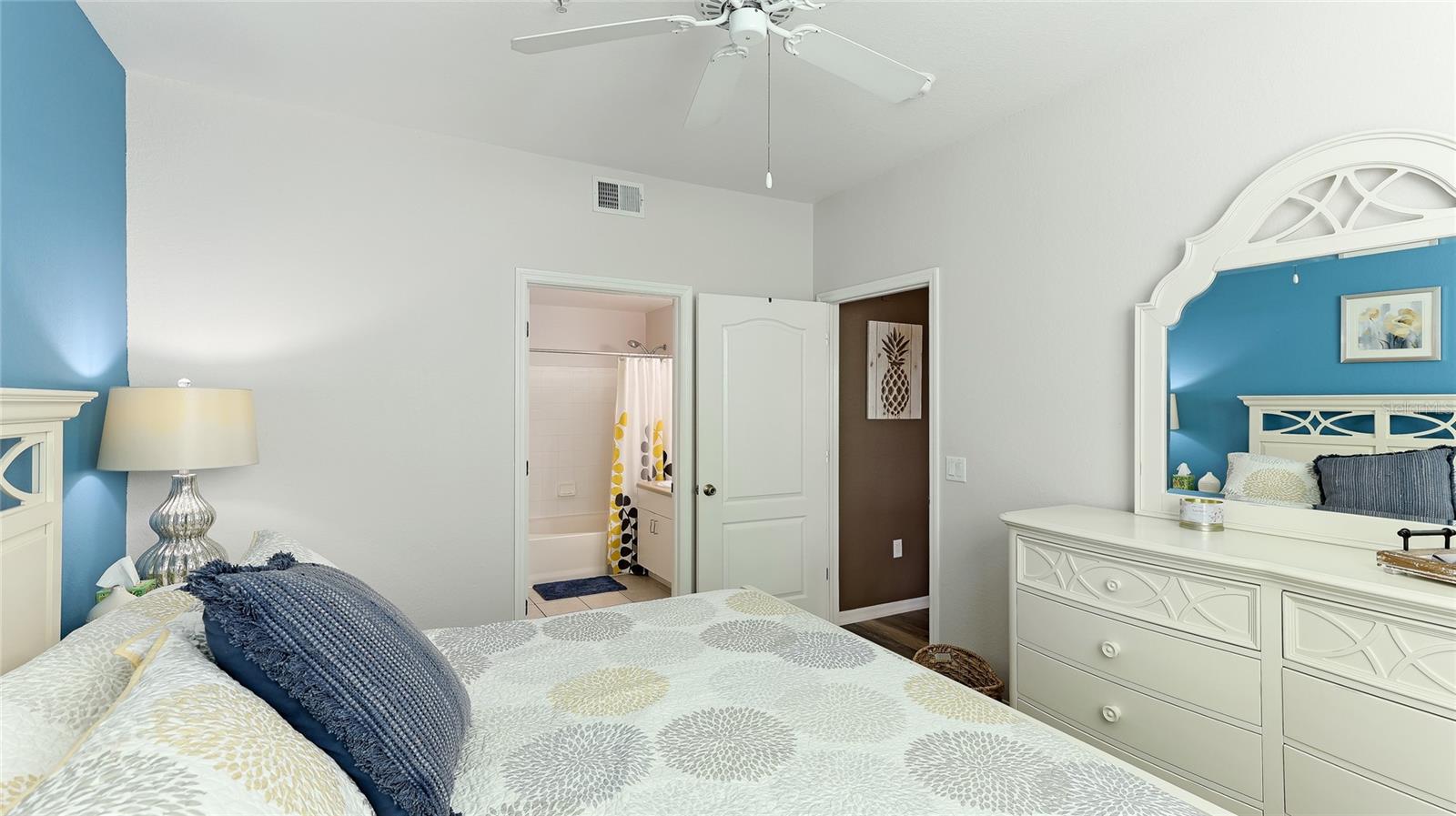 Listing photo id 9 for 4142 Central Sarasota Parkway 1428