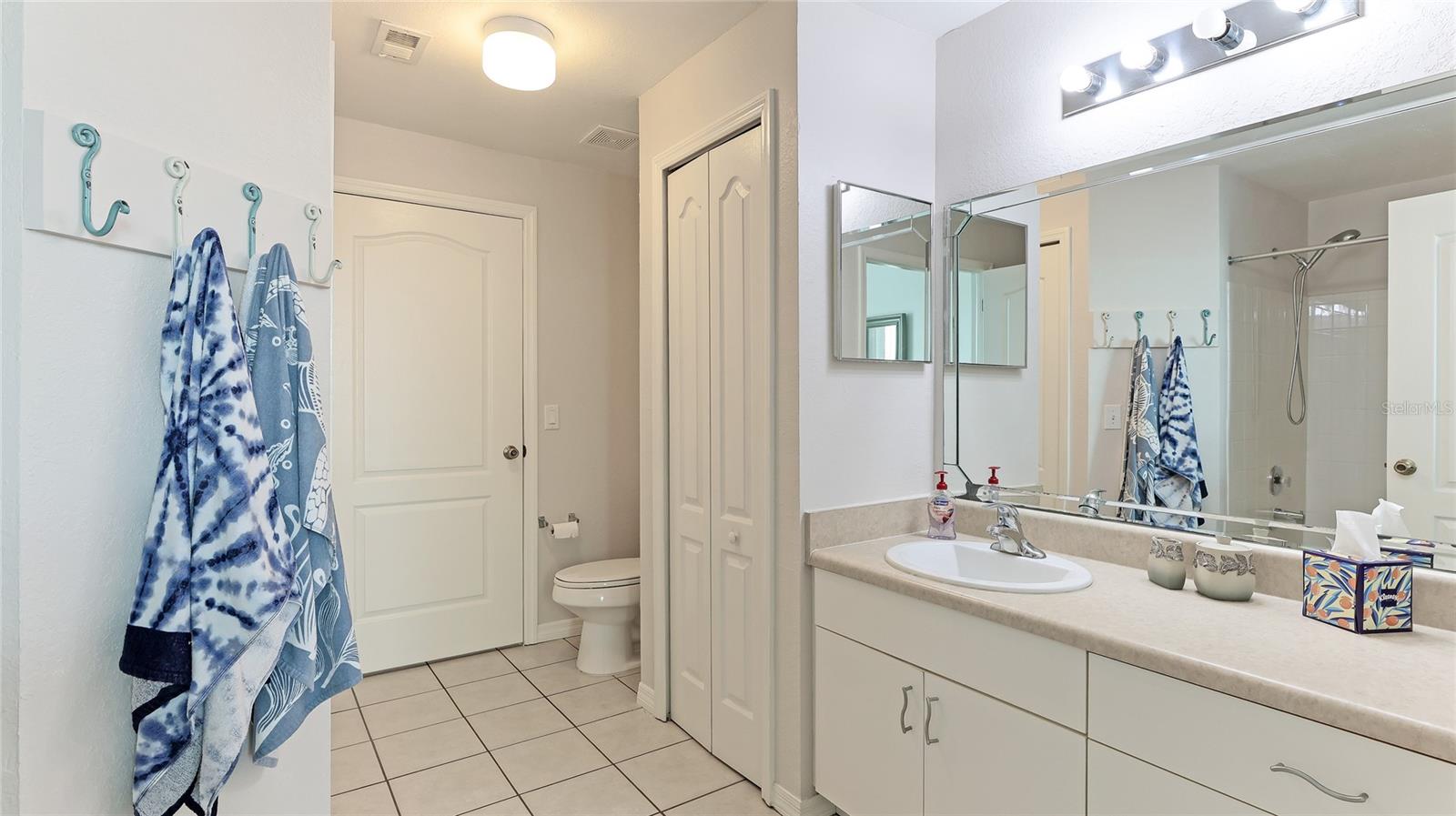 Listing photo id 13 for 4142 Central Sarasota Parkway 1428