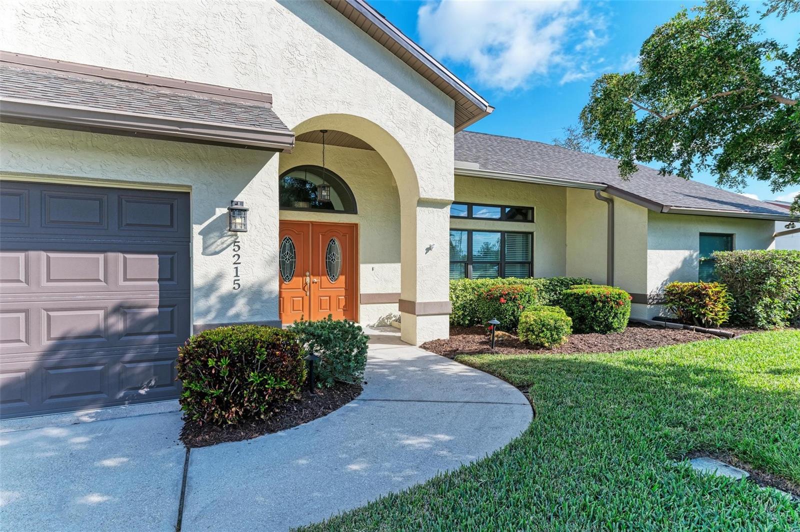 Details for 5215 Canterbury Dr, SARASOTA, FL 34243