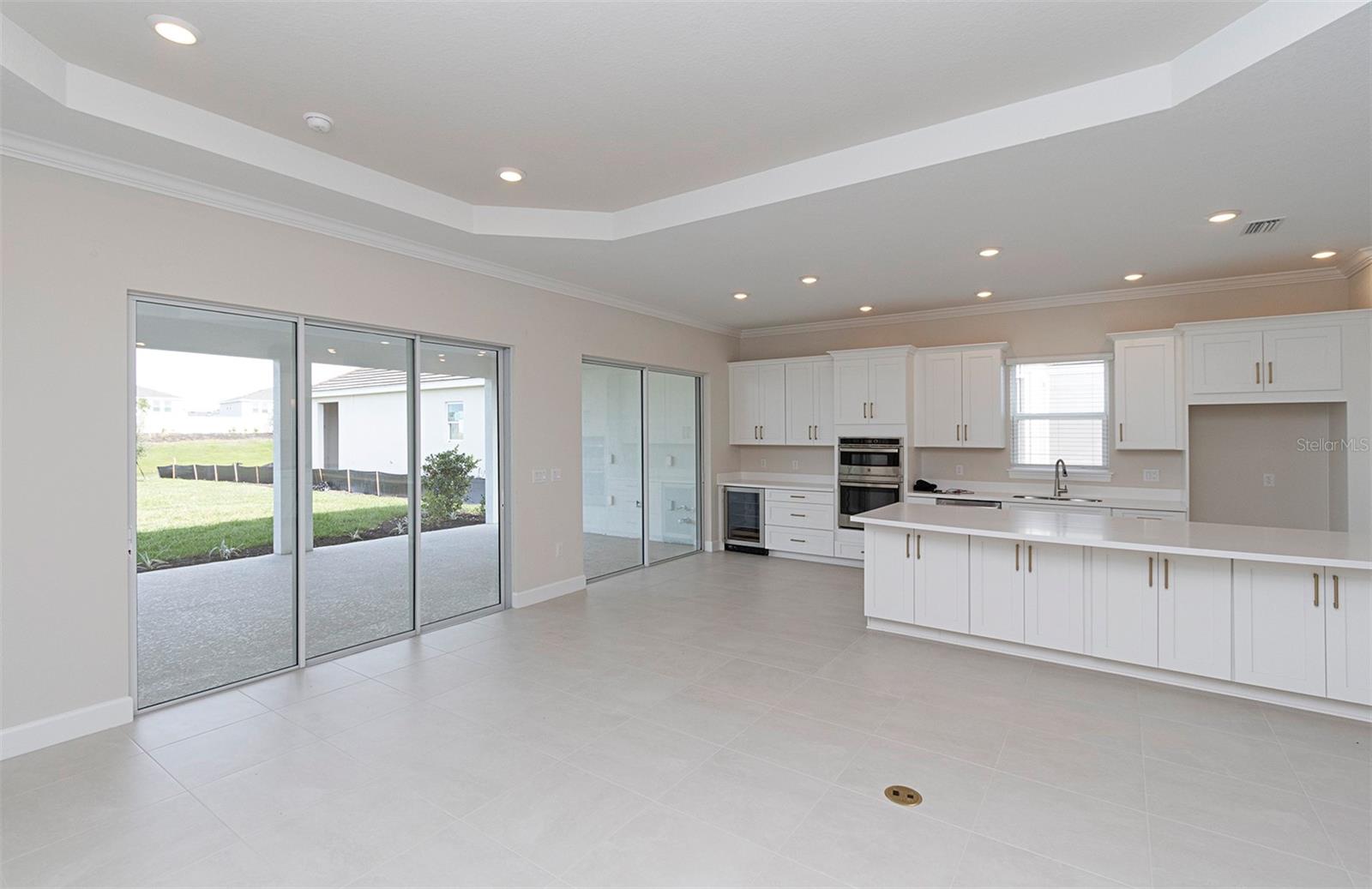 Image 12 of 93 For 16415 Isola Place