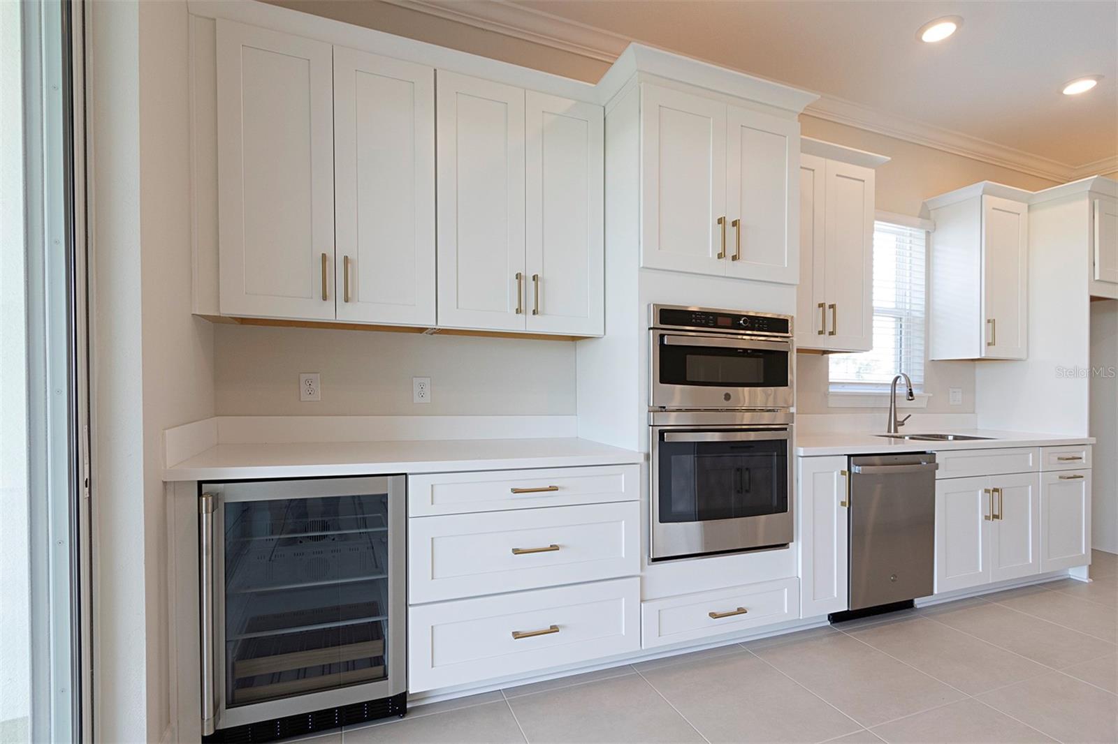 Image 15 of 93 For 16415 Isola Place