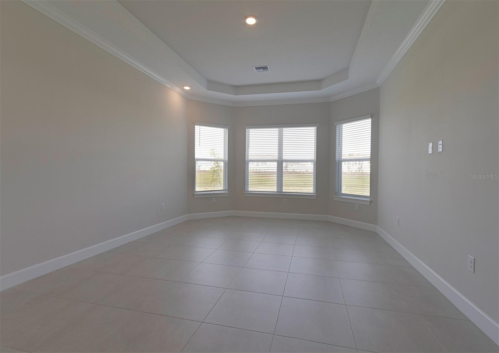 Image 25 of 93 For 16415 Isola Place
