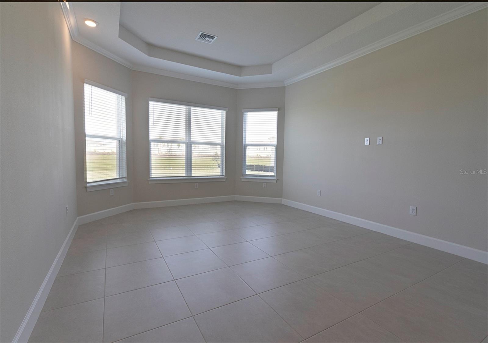 Image 26 of 93 For 16415 Isola Place