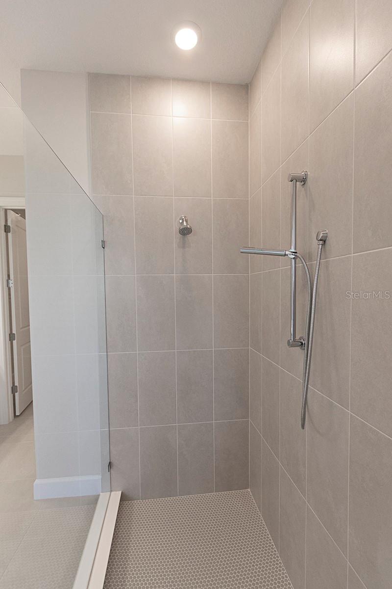 Image 31 of 93 For 16415 Isola Place