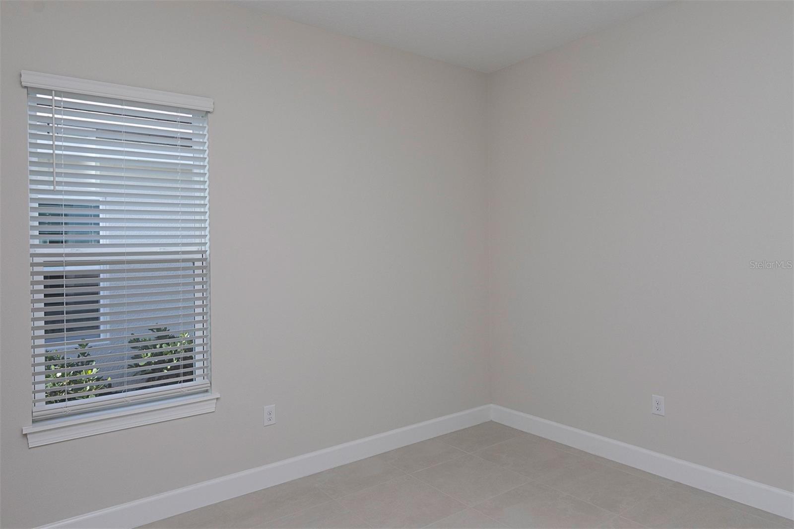Image 38 of 93 For 16415 Isola Place
