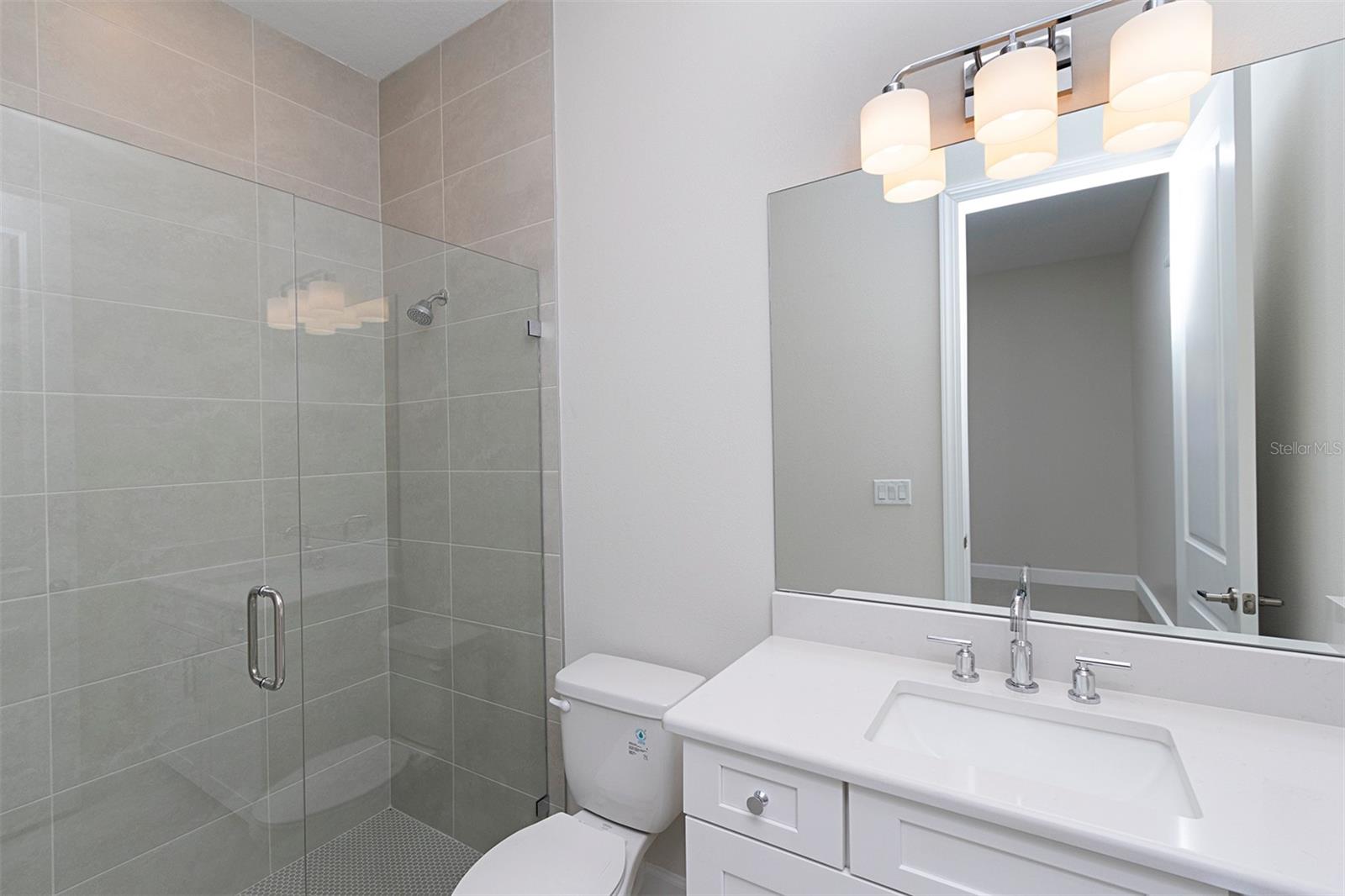 Image 40 of 93 For 16415 Isola Place