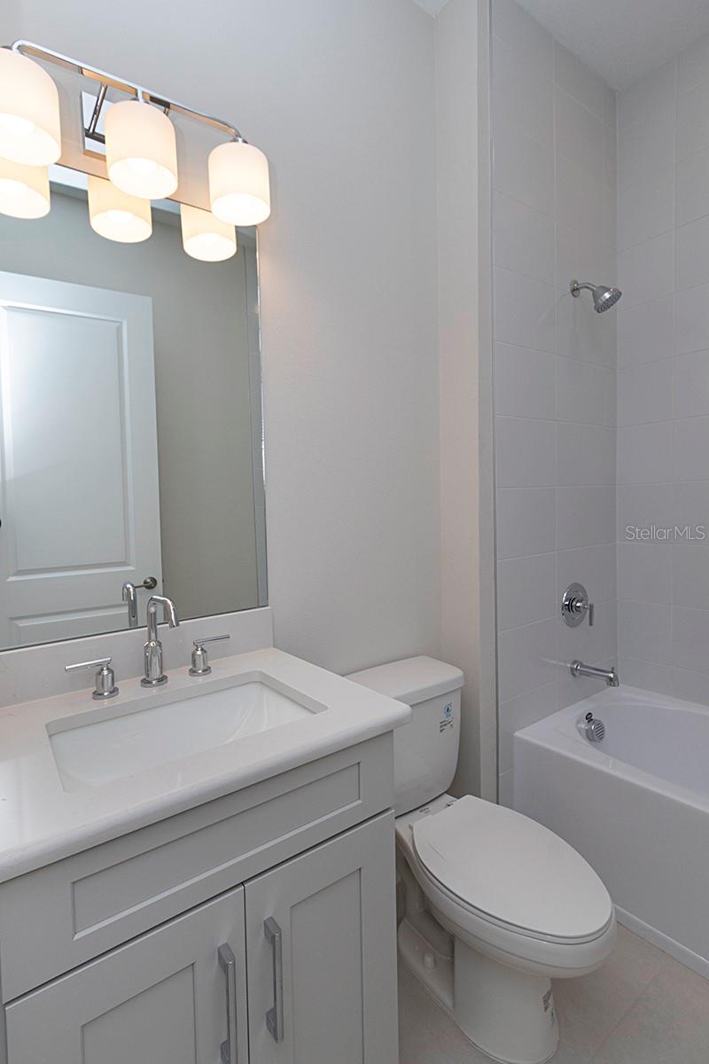 Image 43 of 93 For 16415 Isola Place