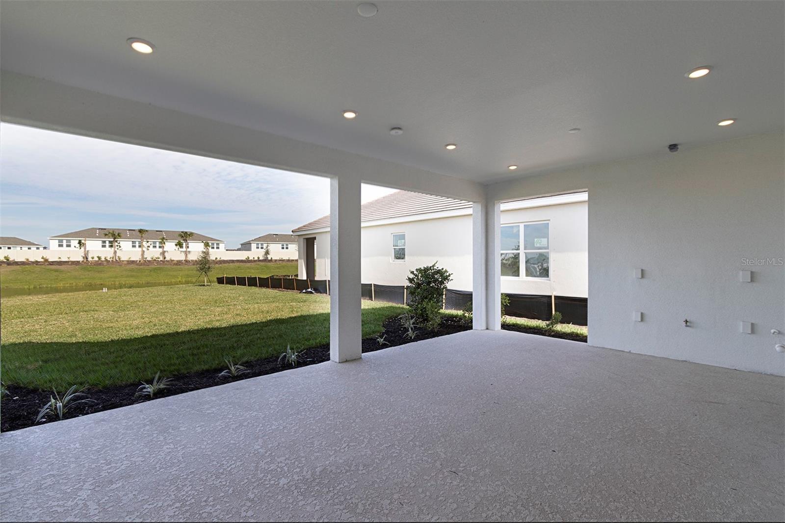 Image 48 of 93 For 16415 Isola Place