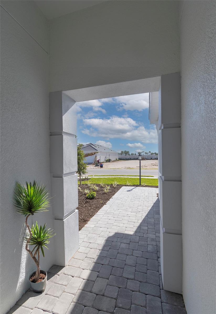 Image 5 of 93 For 16415 Isola Place
