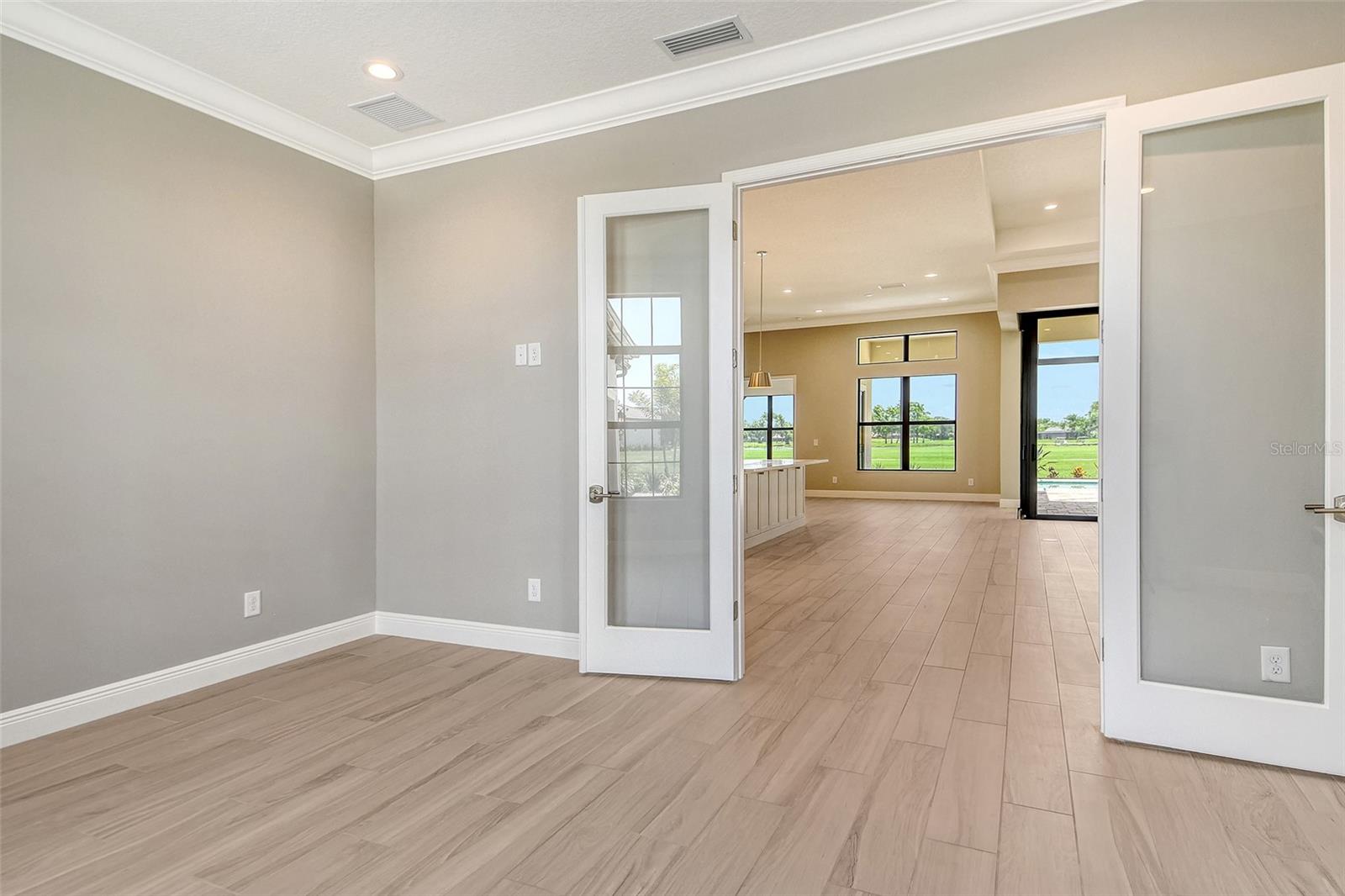 Image 33 of 56 For 10612 Nicklaus Court