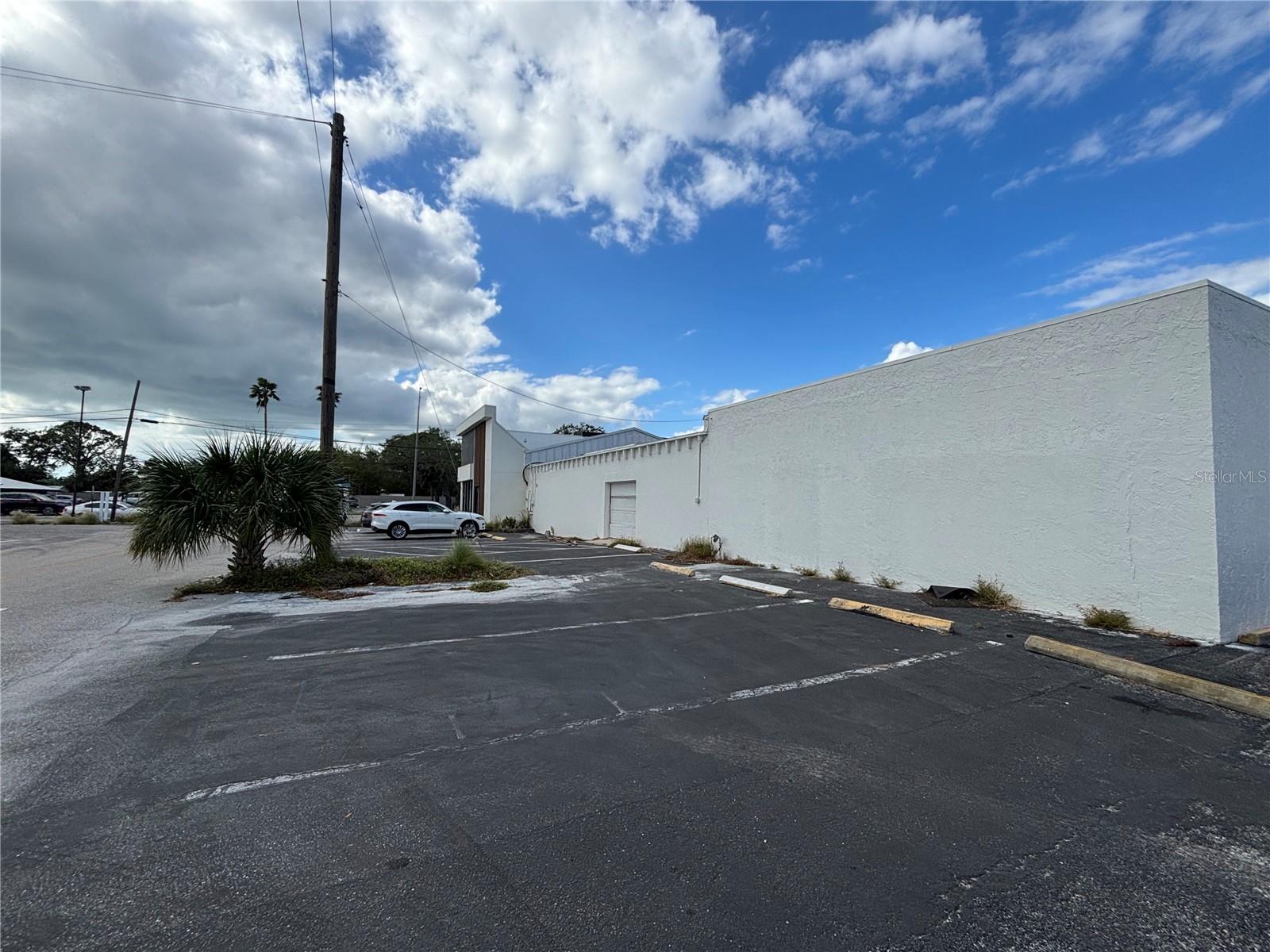 Image 5 of 5 For 4441 Tamiami Trail