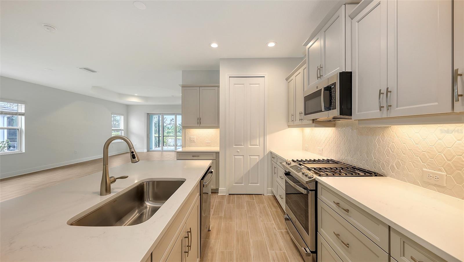 Image 8 of 44 For 12649 Palatka Drive