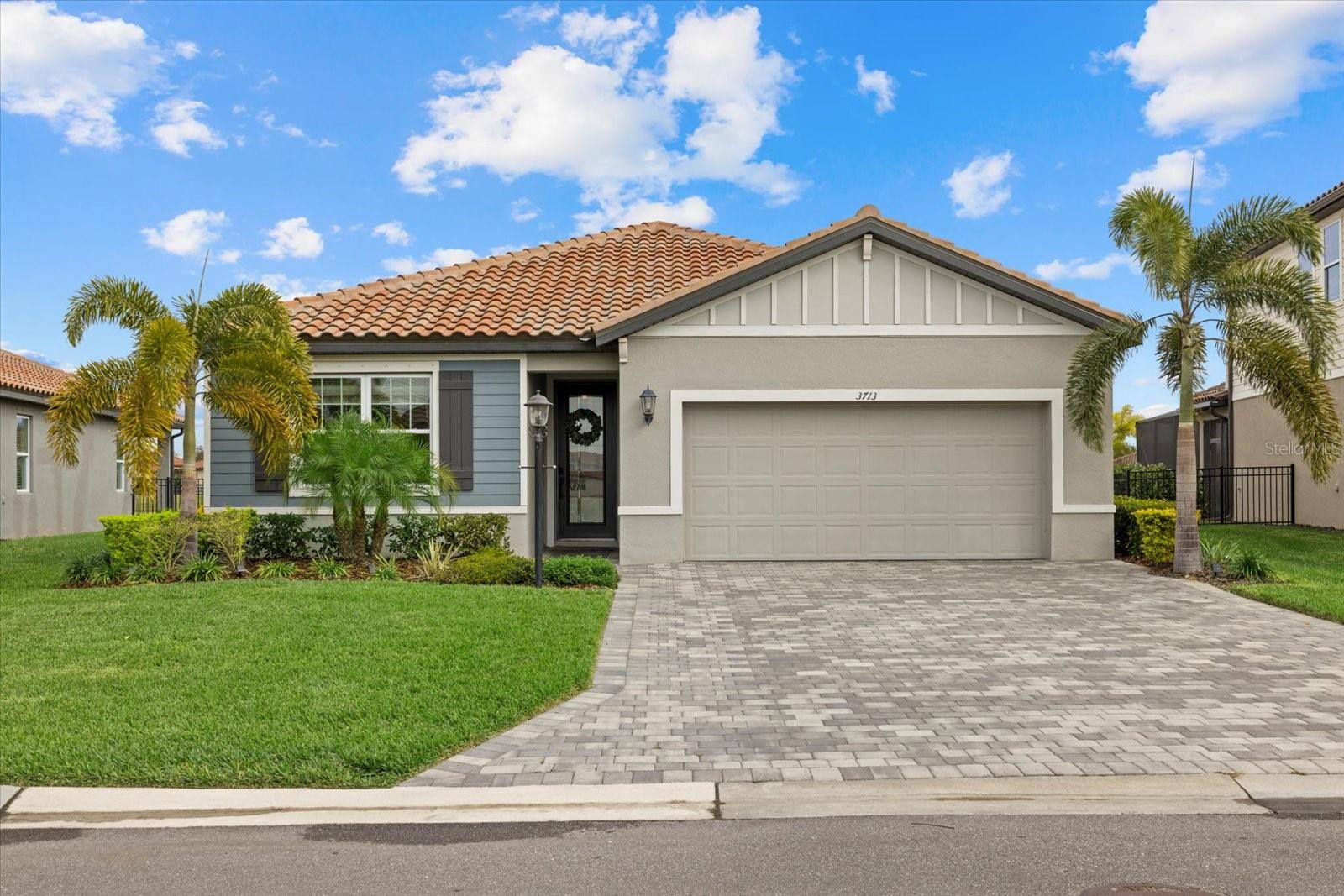 Listing photo id 12 for 3713 Savanna Palms Court