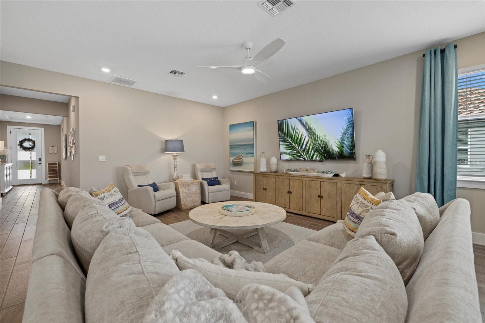 Listing photo id 22 for 3713 Savanna Palms Court