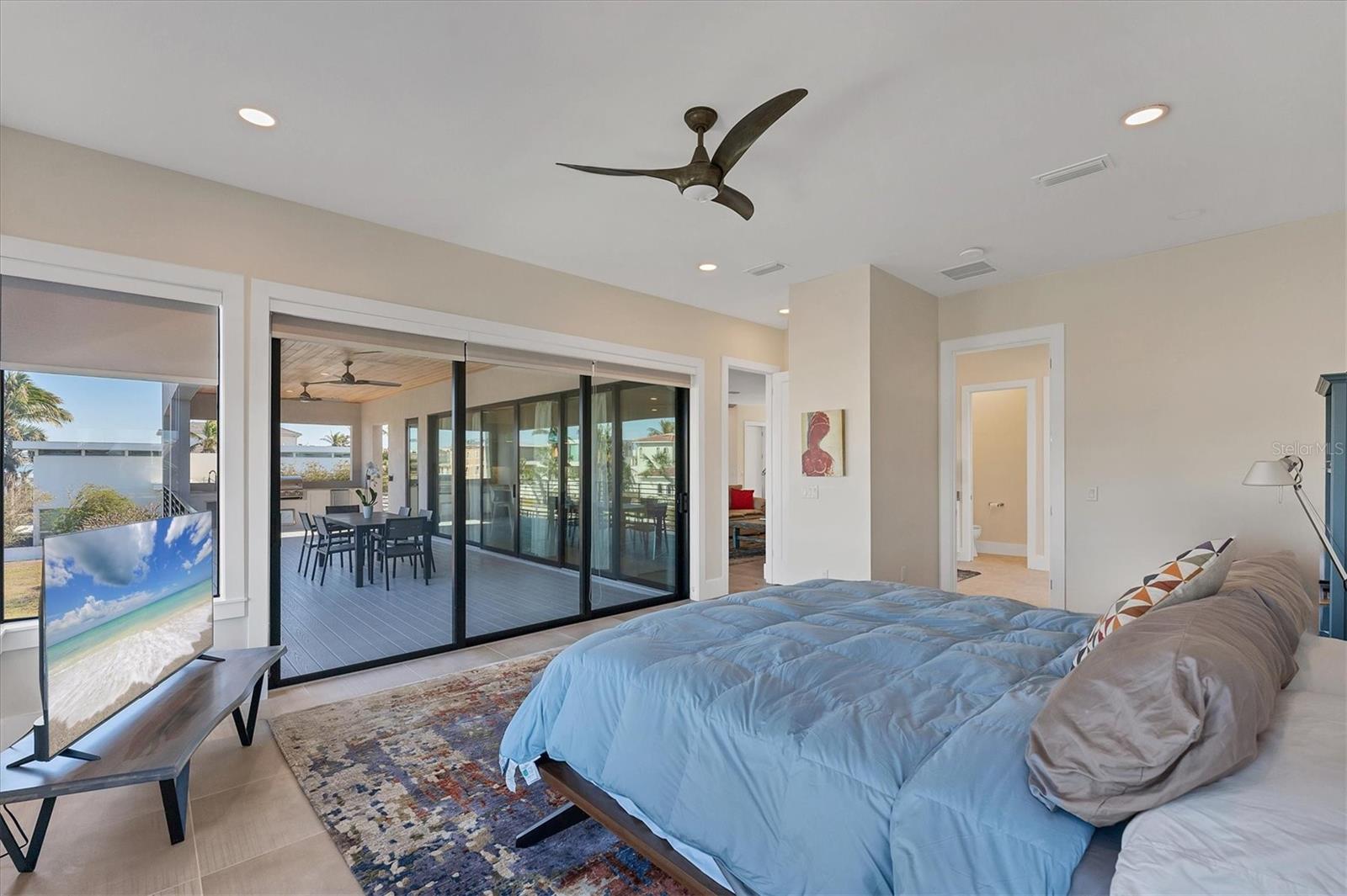 Image 15 of 43 For 569 Rountree Drive