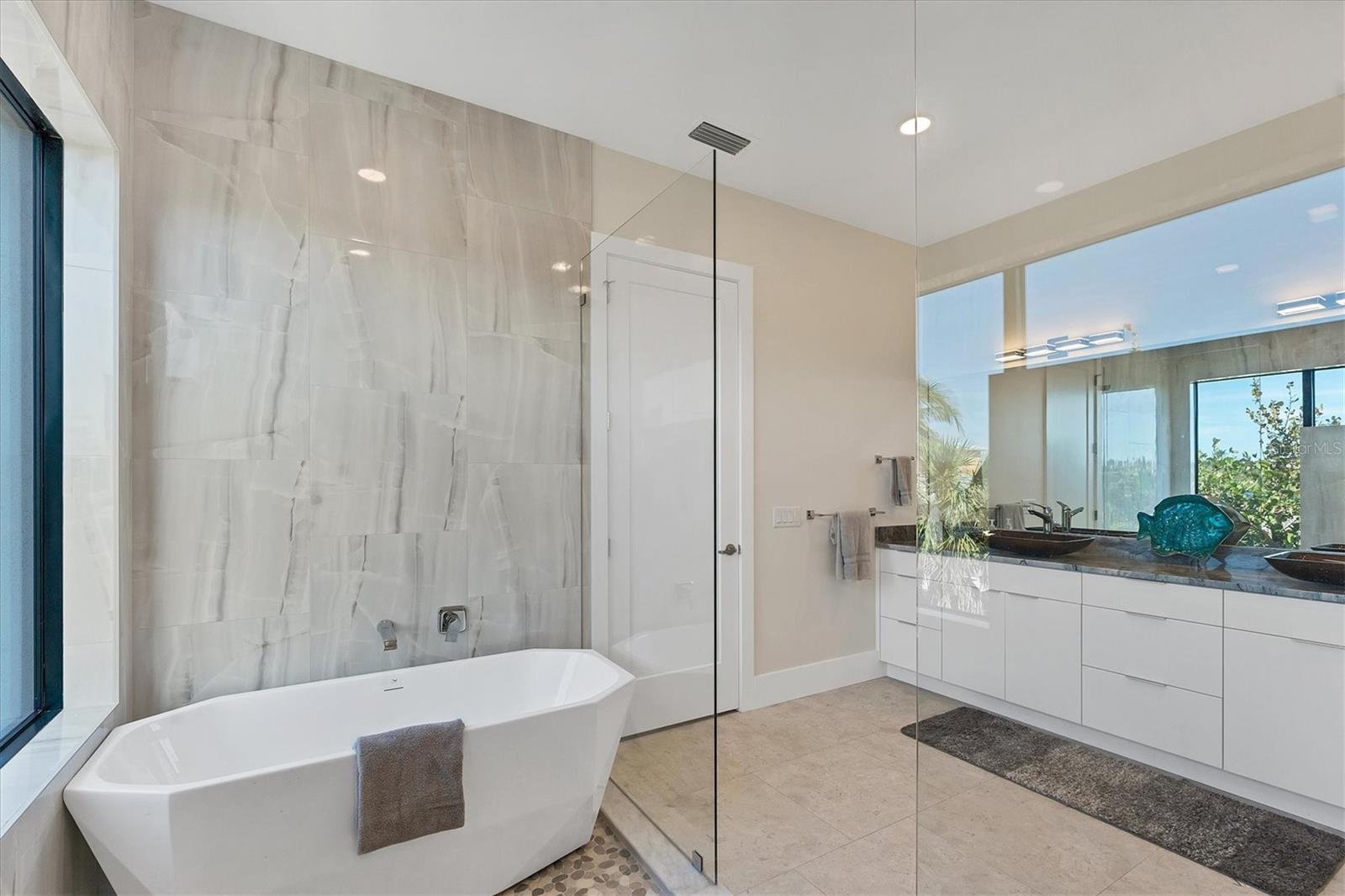 Image 18 of 43 For 569 Rountree Drive