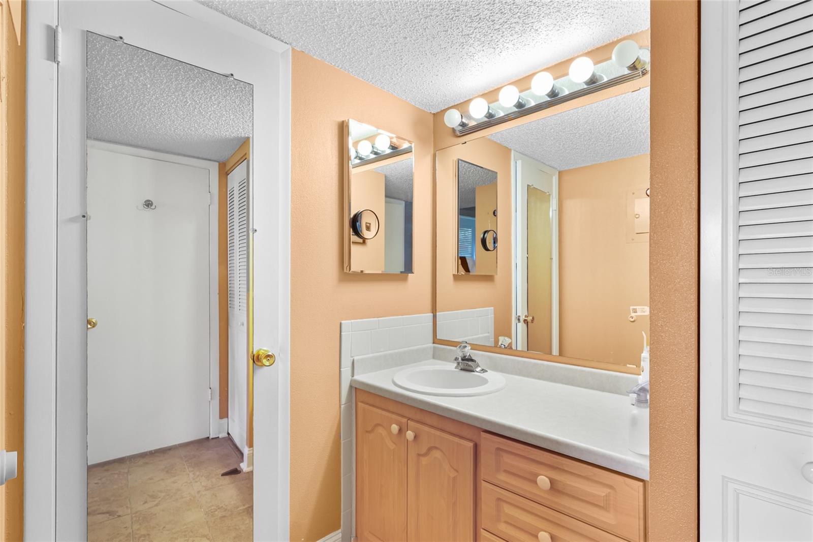 Image 36 of 51 For 4210 Ironwood Circle 308j