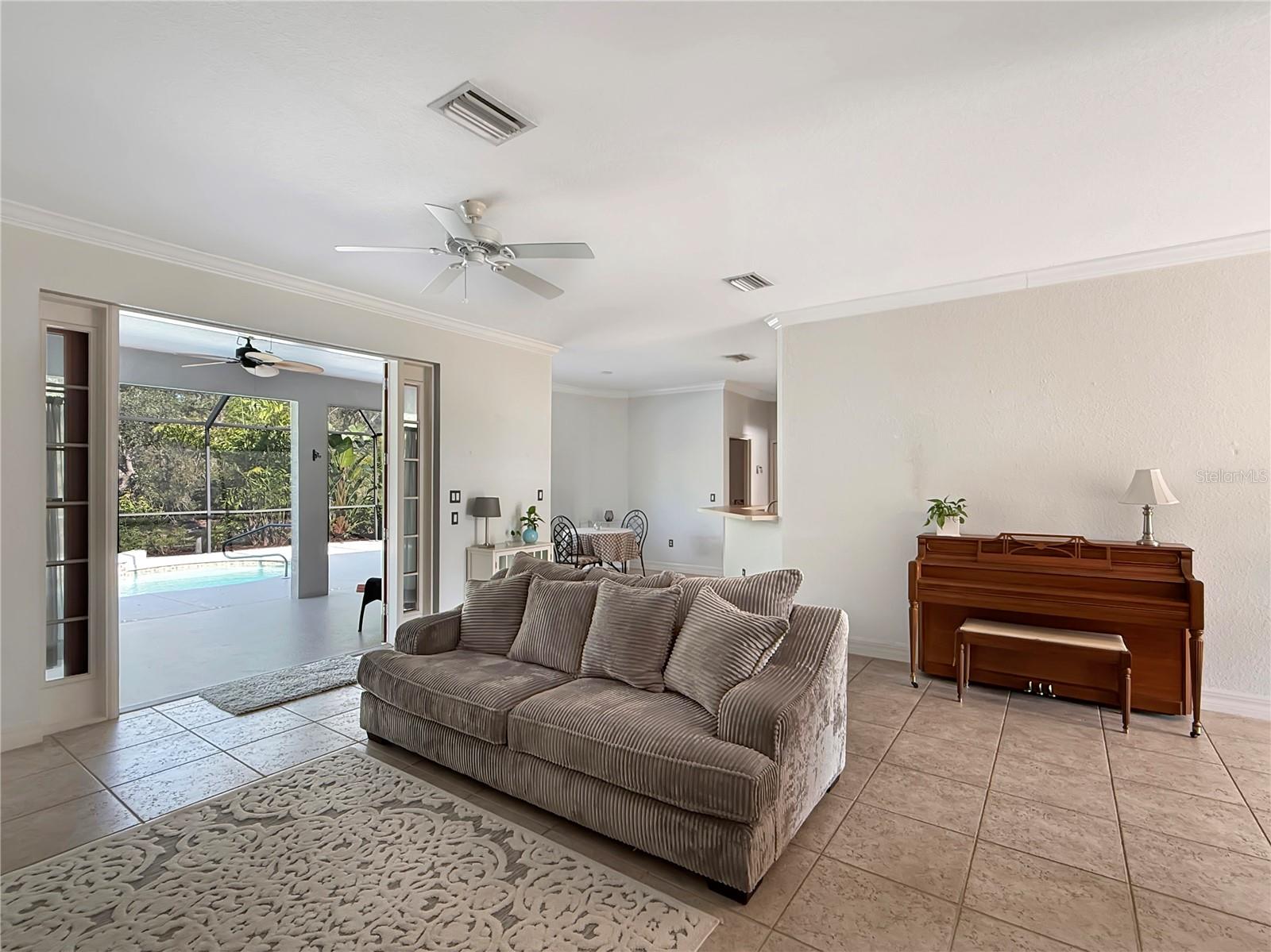 Image 11 of 44 For 25072 Palisade Road