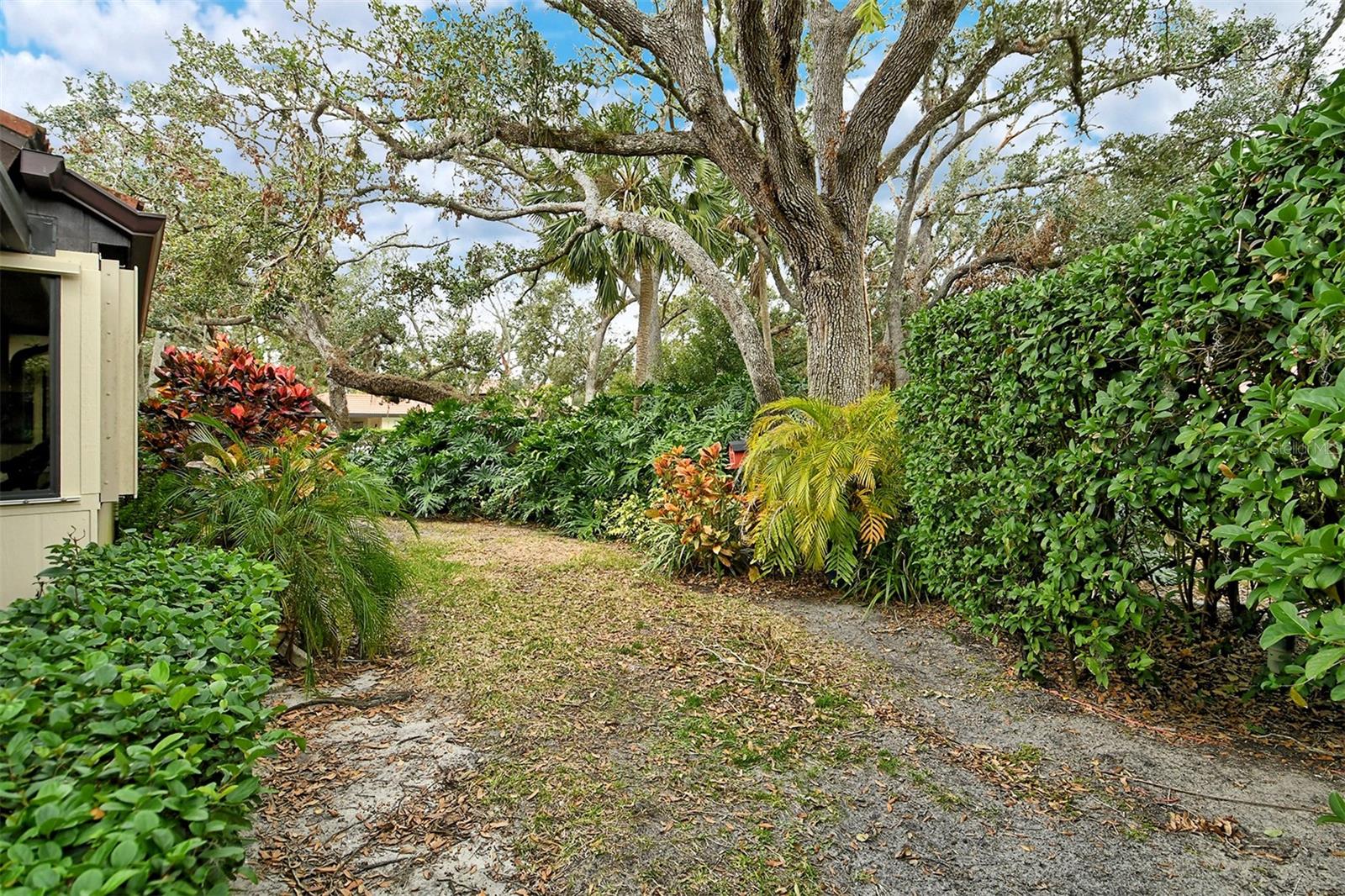 Image 33 of 39 For 7363 Silver Fern Boulevard 80