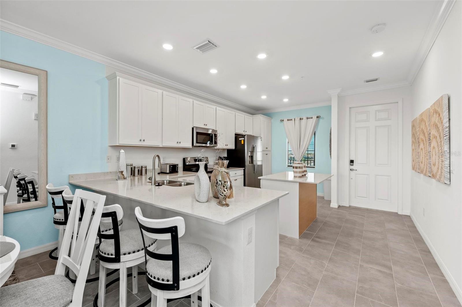 Image 10 of 69 For 18114 Gawthrop Drive 404
