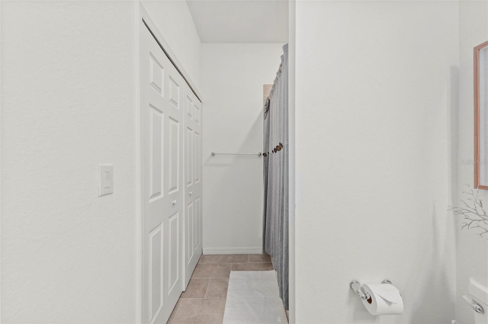 Image 30 of 69 For 18114 Gawthrop Drive 404