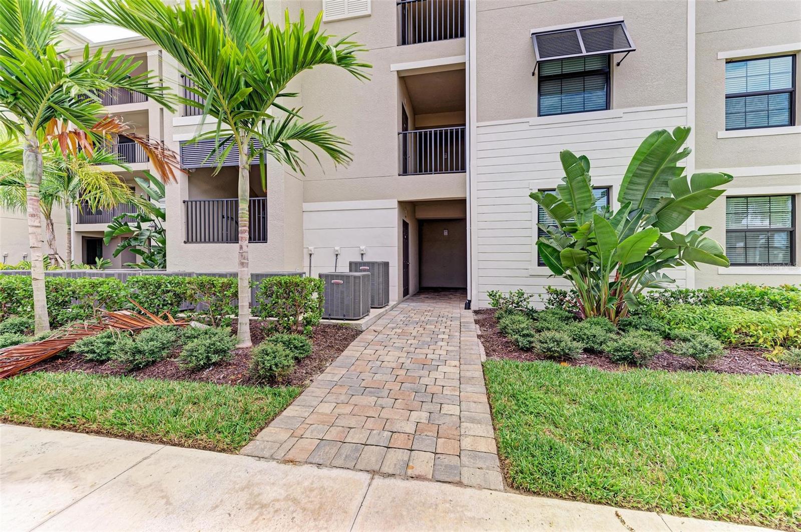 Image 6 of 69 For 18114 Gawthrop Drive 404