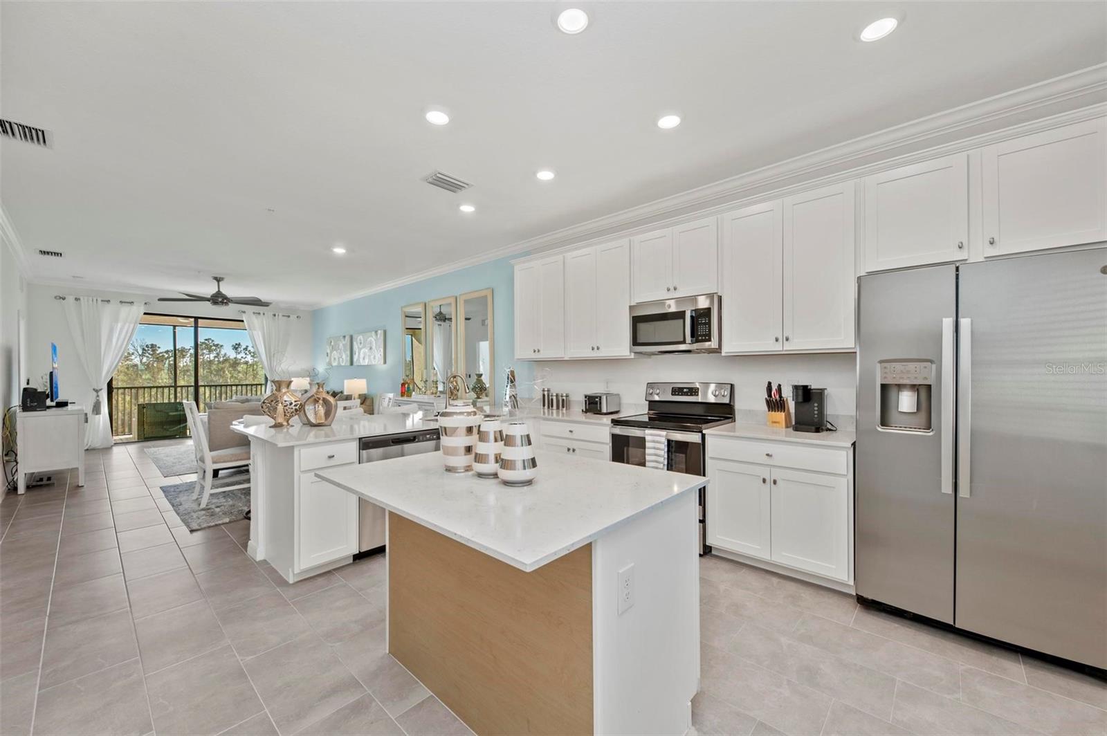 Image 7 of 69 For 18114 Gawthrop Drive 404