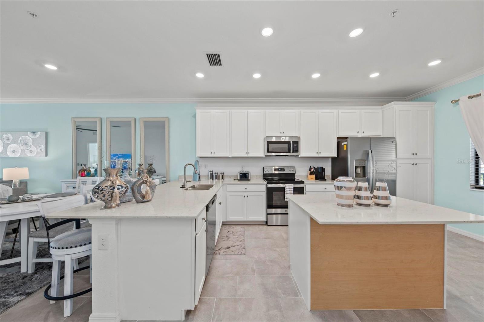 Image 9 of 69 For 18114 Gawthrop Drive 404