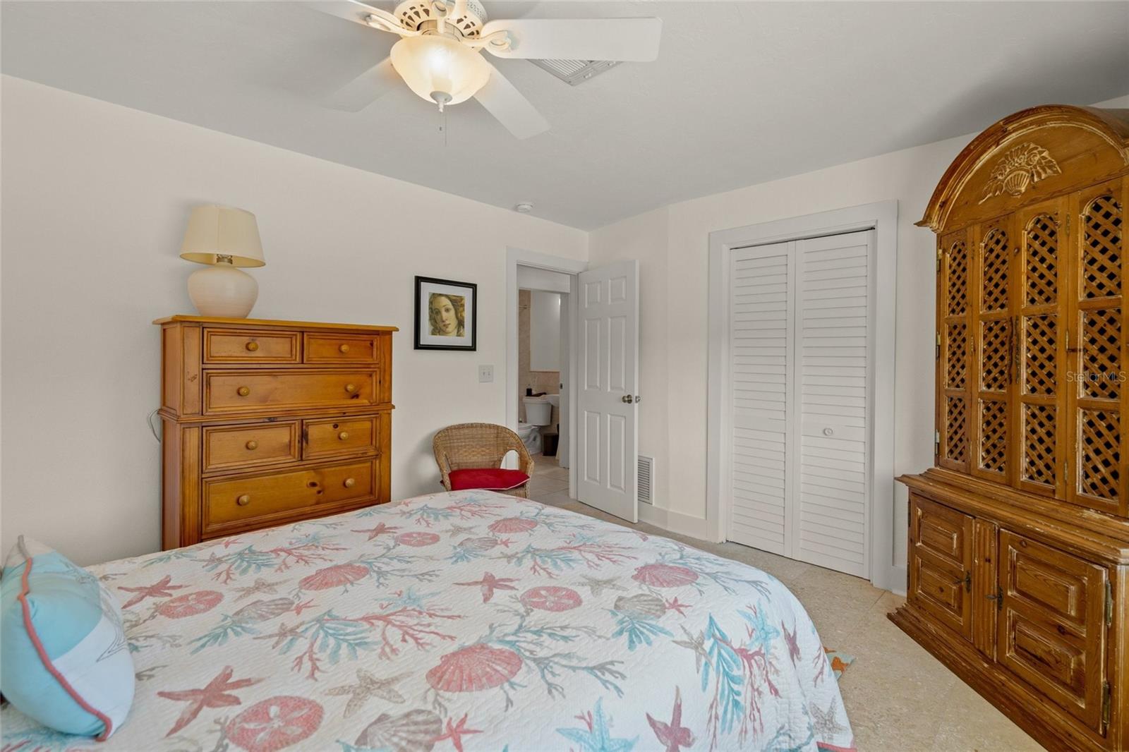 Image 18 of 39 For 605 Jungle Queen Way