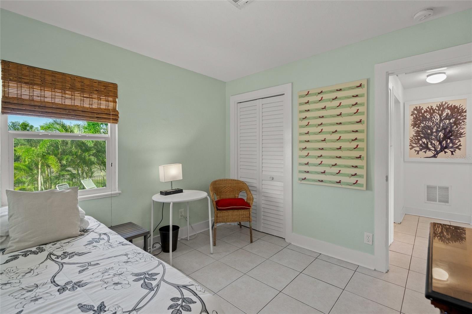 Image 20 of 39 For 605 Jungle Queen Way