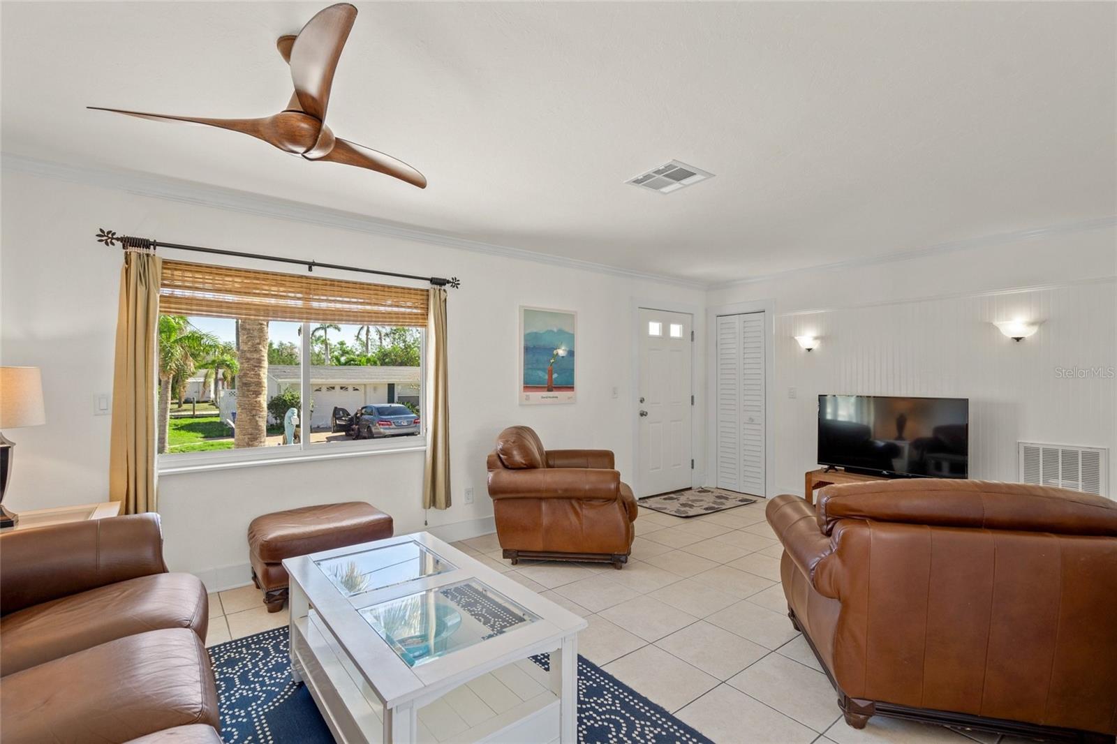 Image 6 of 39 For 605 Jungle Queen Way
