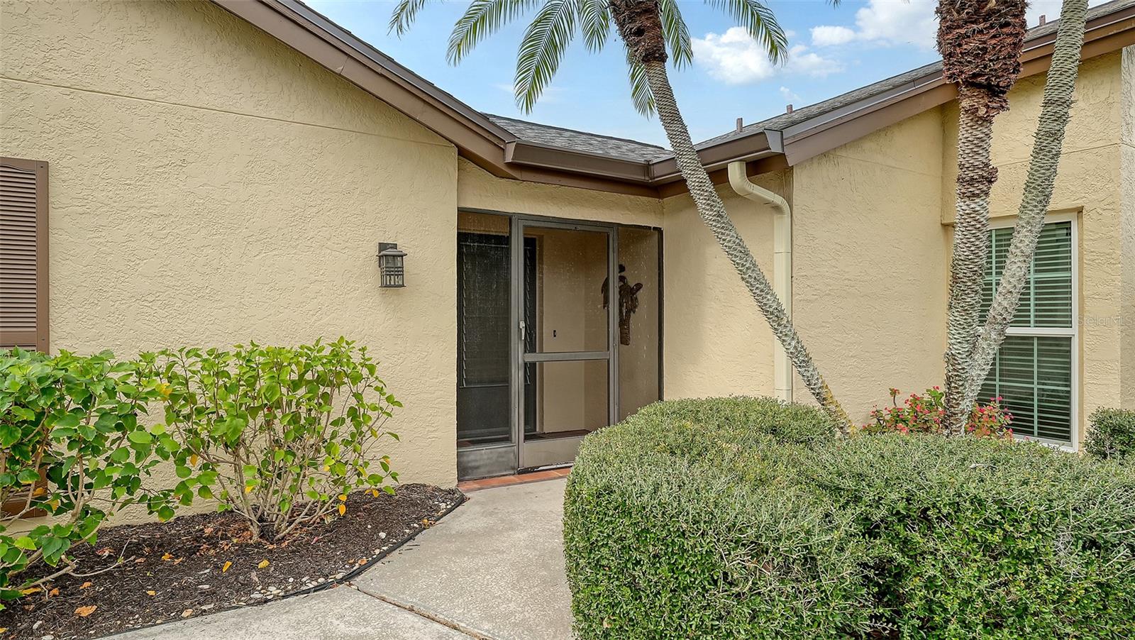 Image 9 of 62 For 5911 Doral Drive