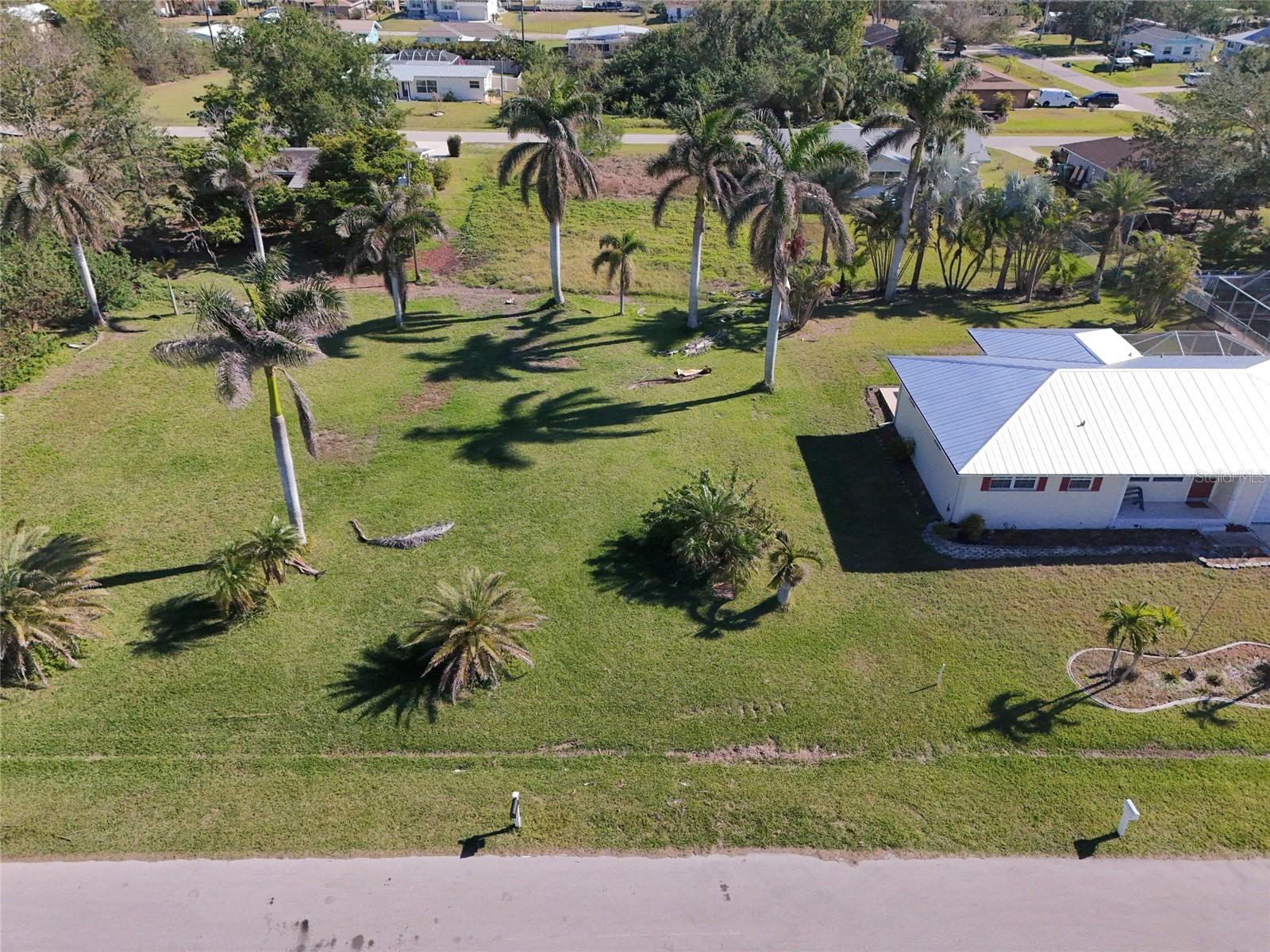 Image 6 of 8 For 2810 Poinciana Court