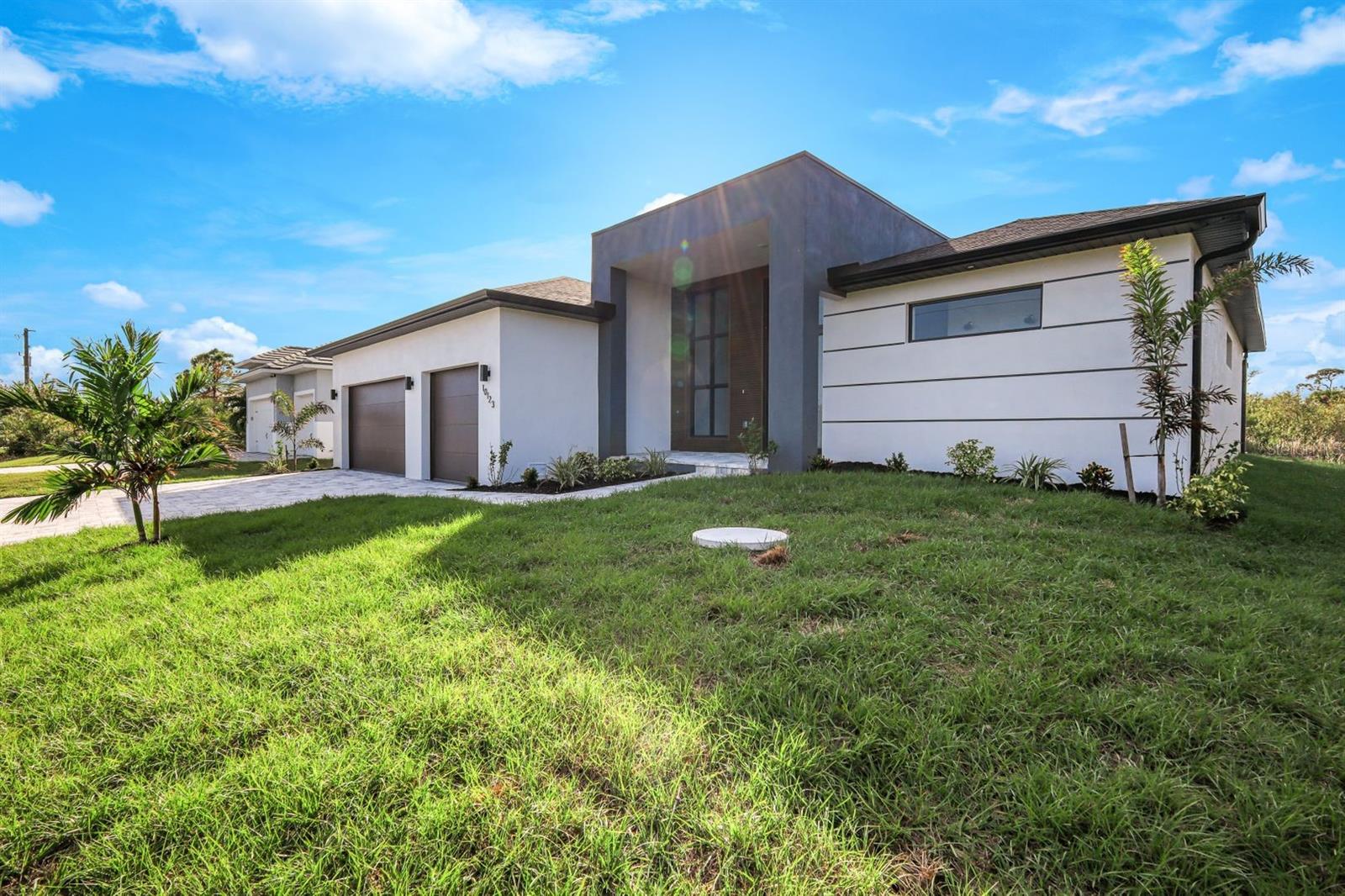 Image 3 of 36 For 13377 Alocasia Lane
