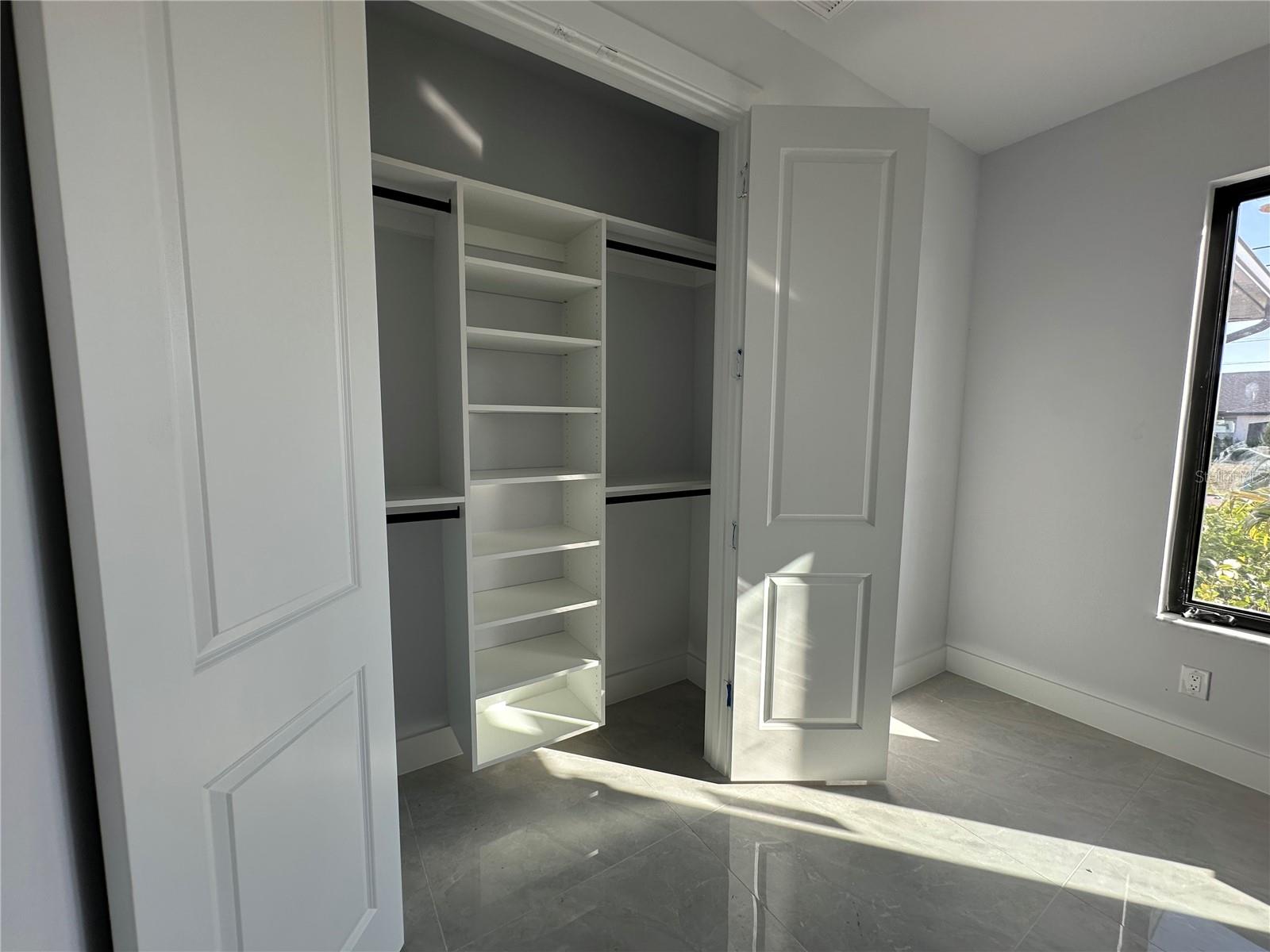 Image 18 of 20 For 933 8th Terrace