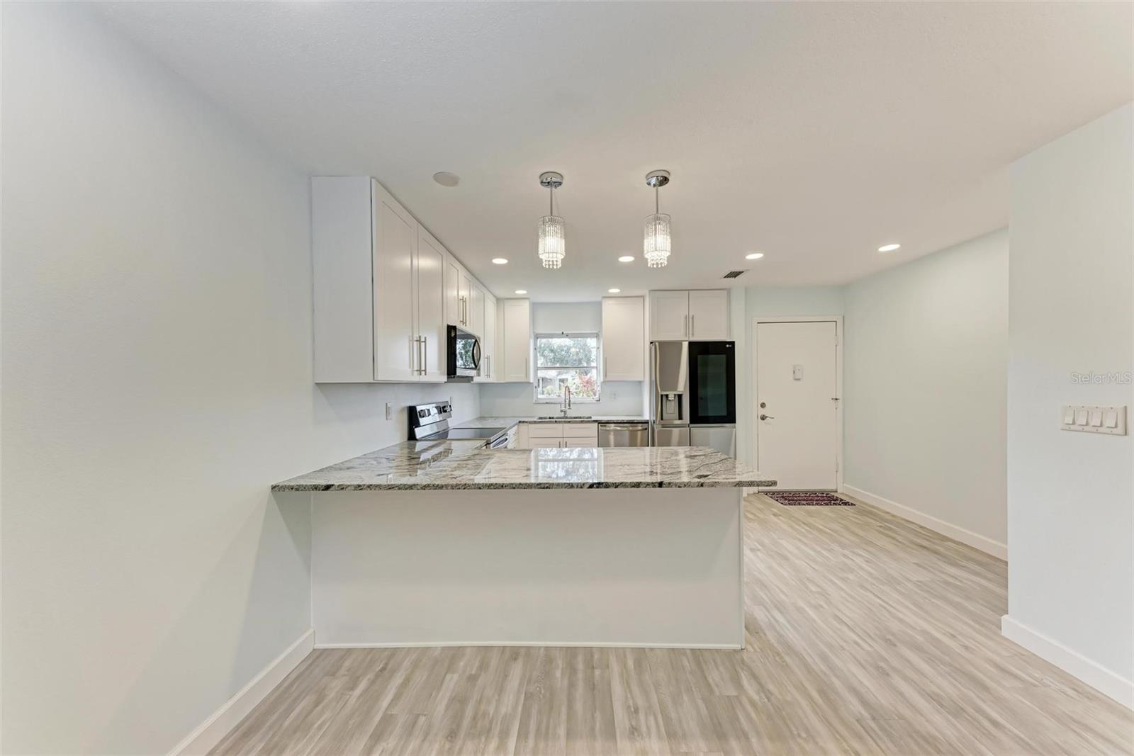 Image 10 of 33 For 390 301 Boulevard W 8c