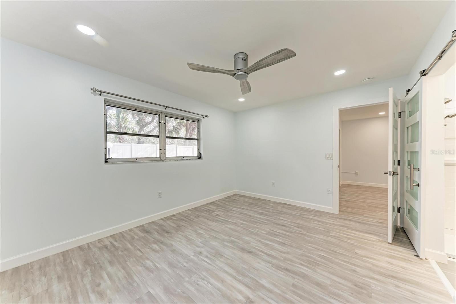 Image 18 of 33 For 390 301 Boulevard W 8c