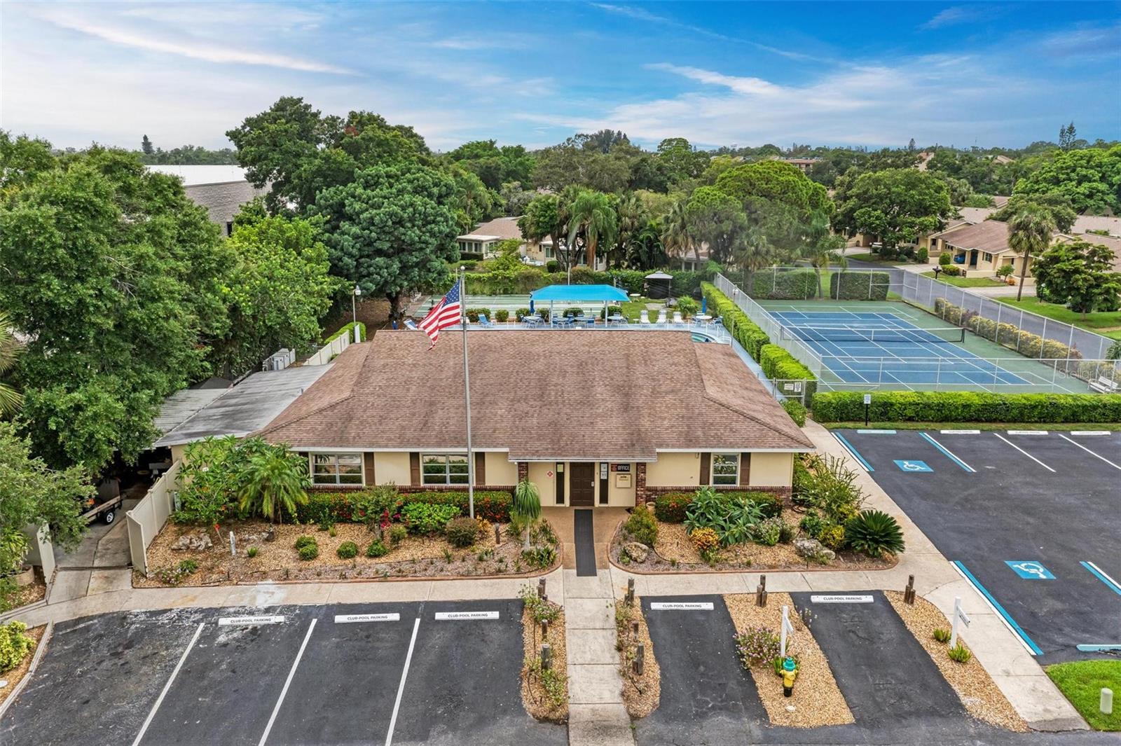 Image 31 of 33 For 390 301 Boulevard W 8c