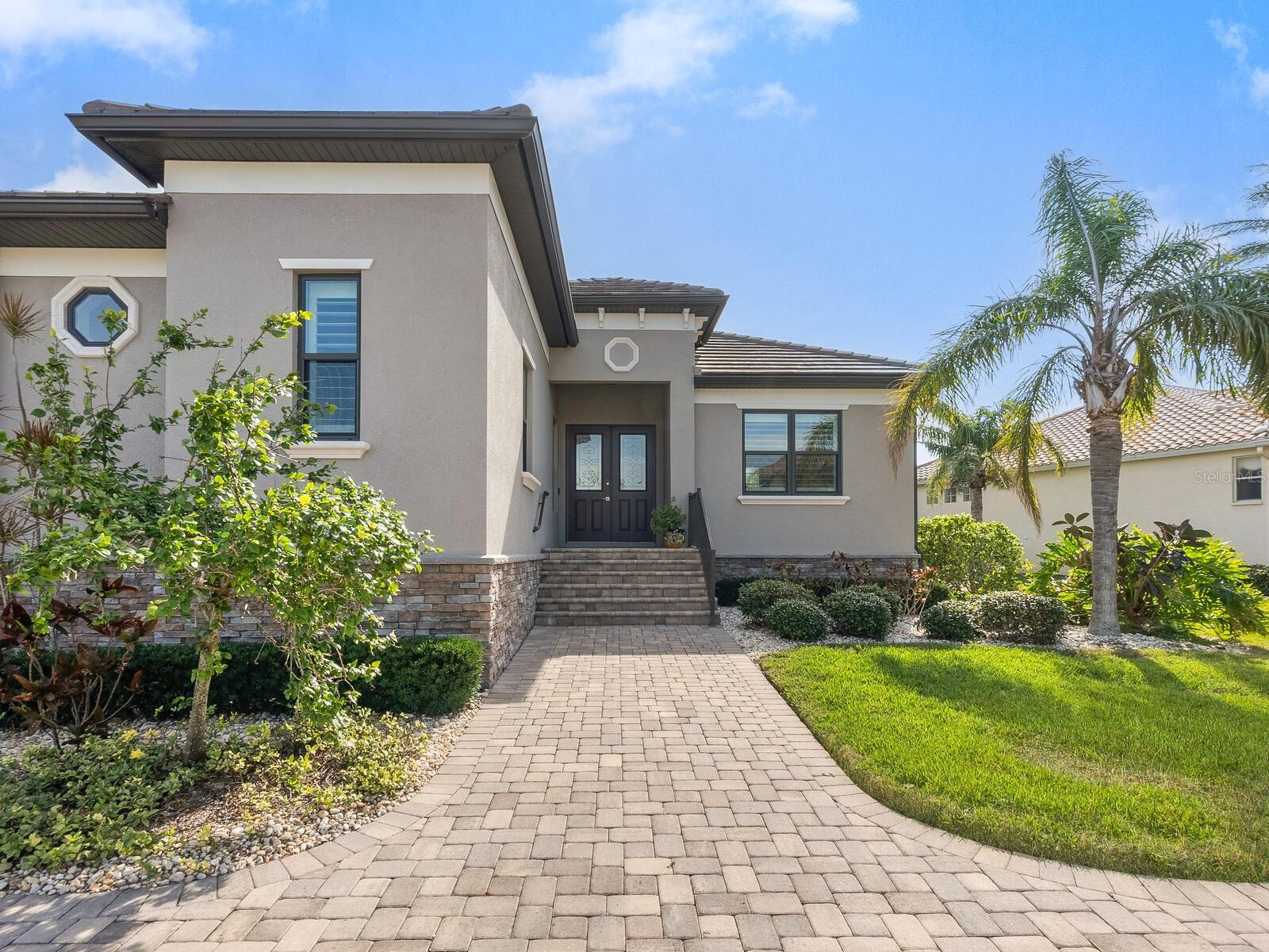 Listing photo id 3 for 12334 Baypointe Terrace